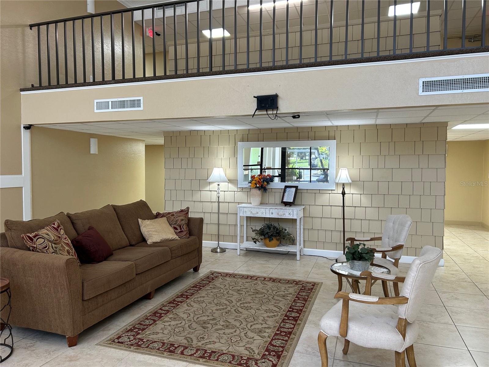 REGENCY HOUSE - Residential