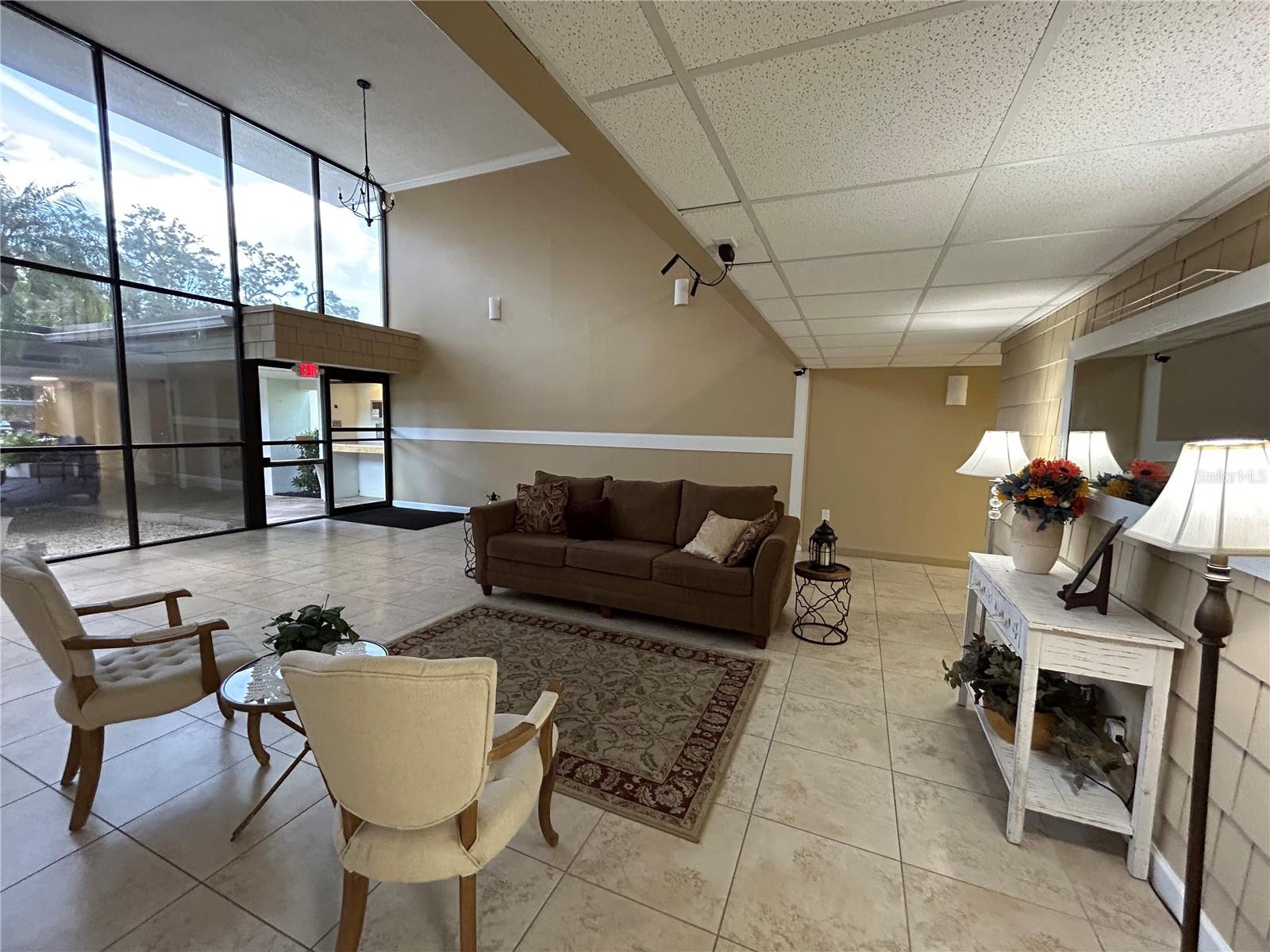 REGENCY HOUSE - Residential