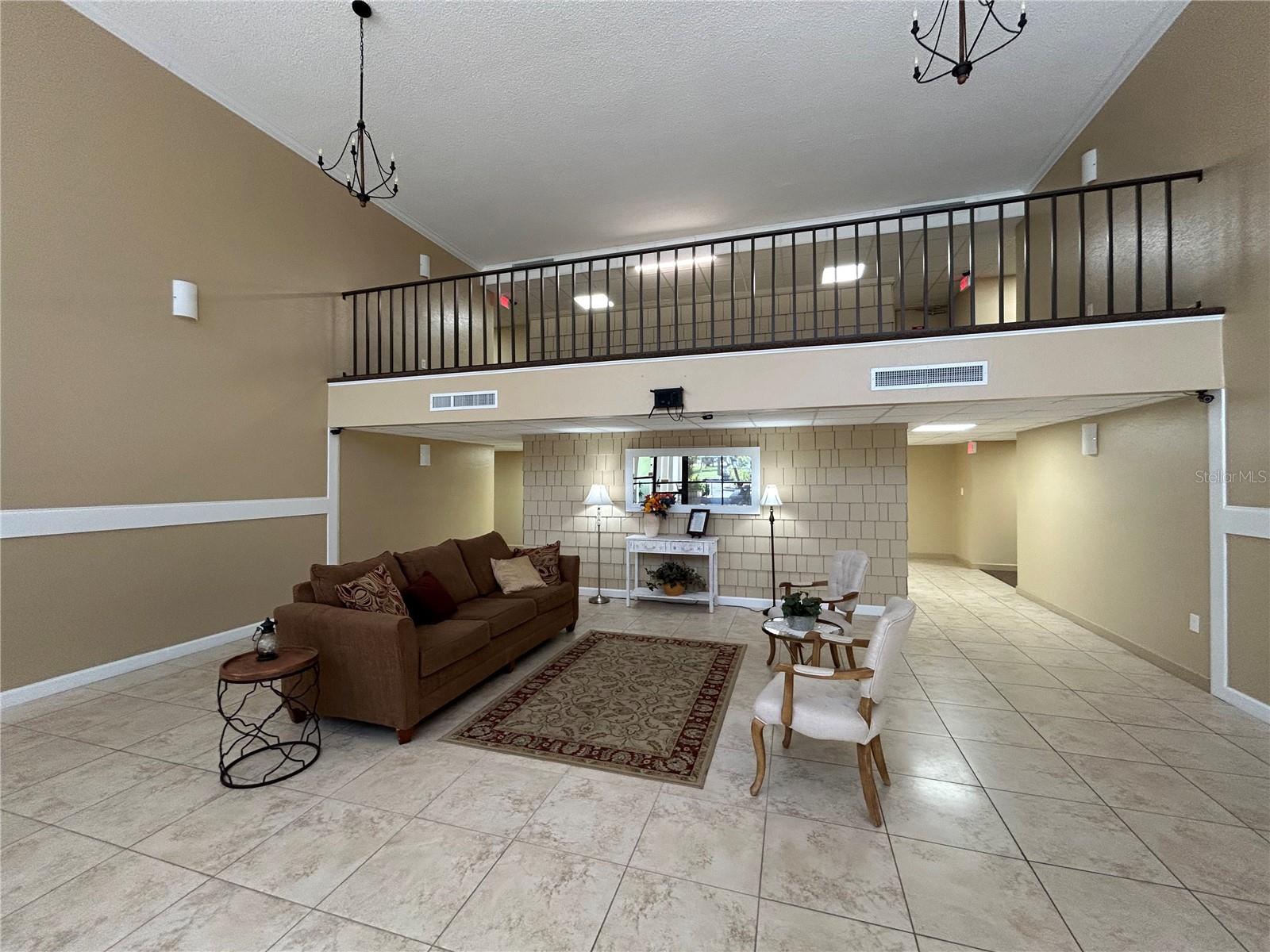 REGENCY HOUSE - Residential