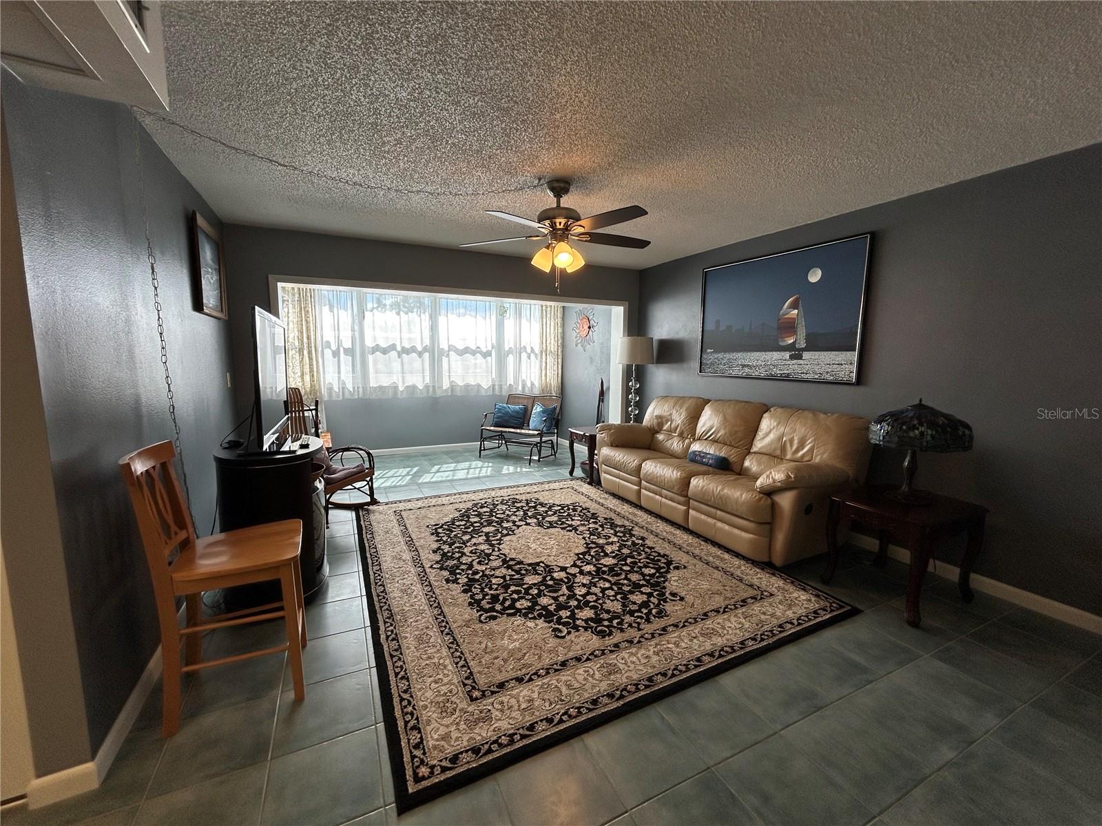 REGENCY HOUSE - Residential
