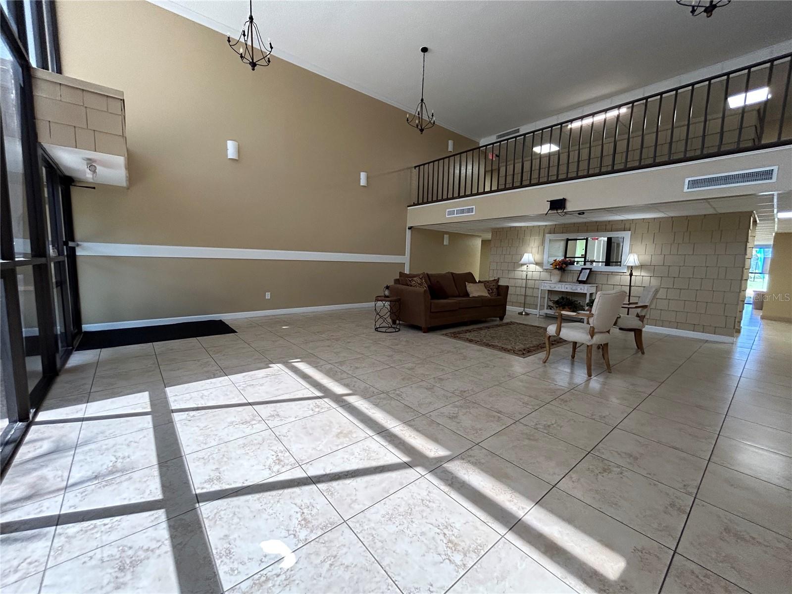 REGENCY HOUSE - Residential