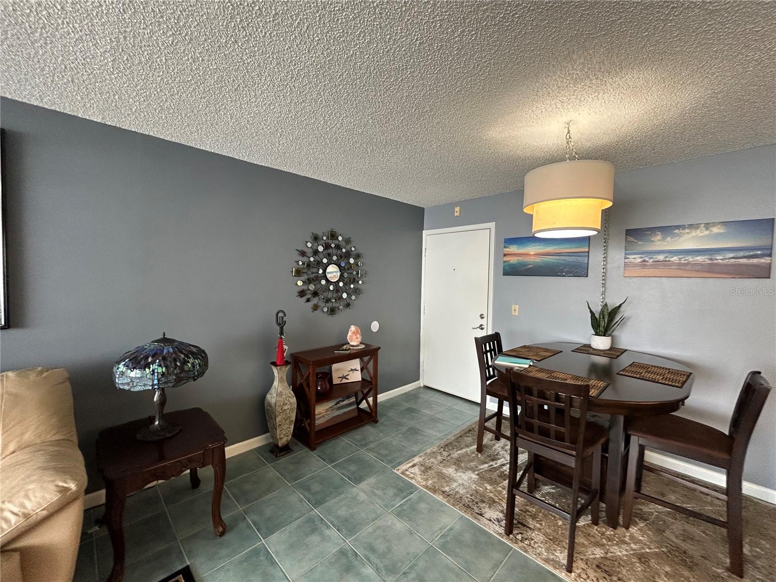 REGENCY HOUSE - Residential