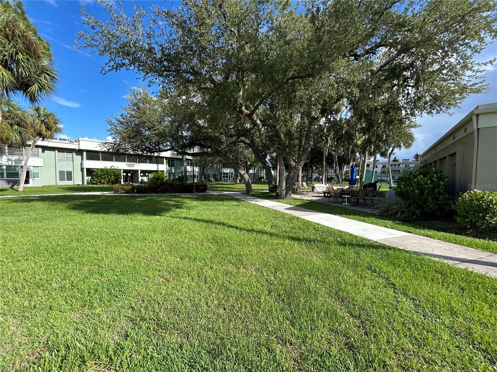 REGENCY HOUSE - Residential