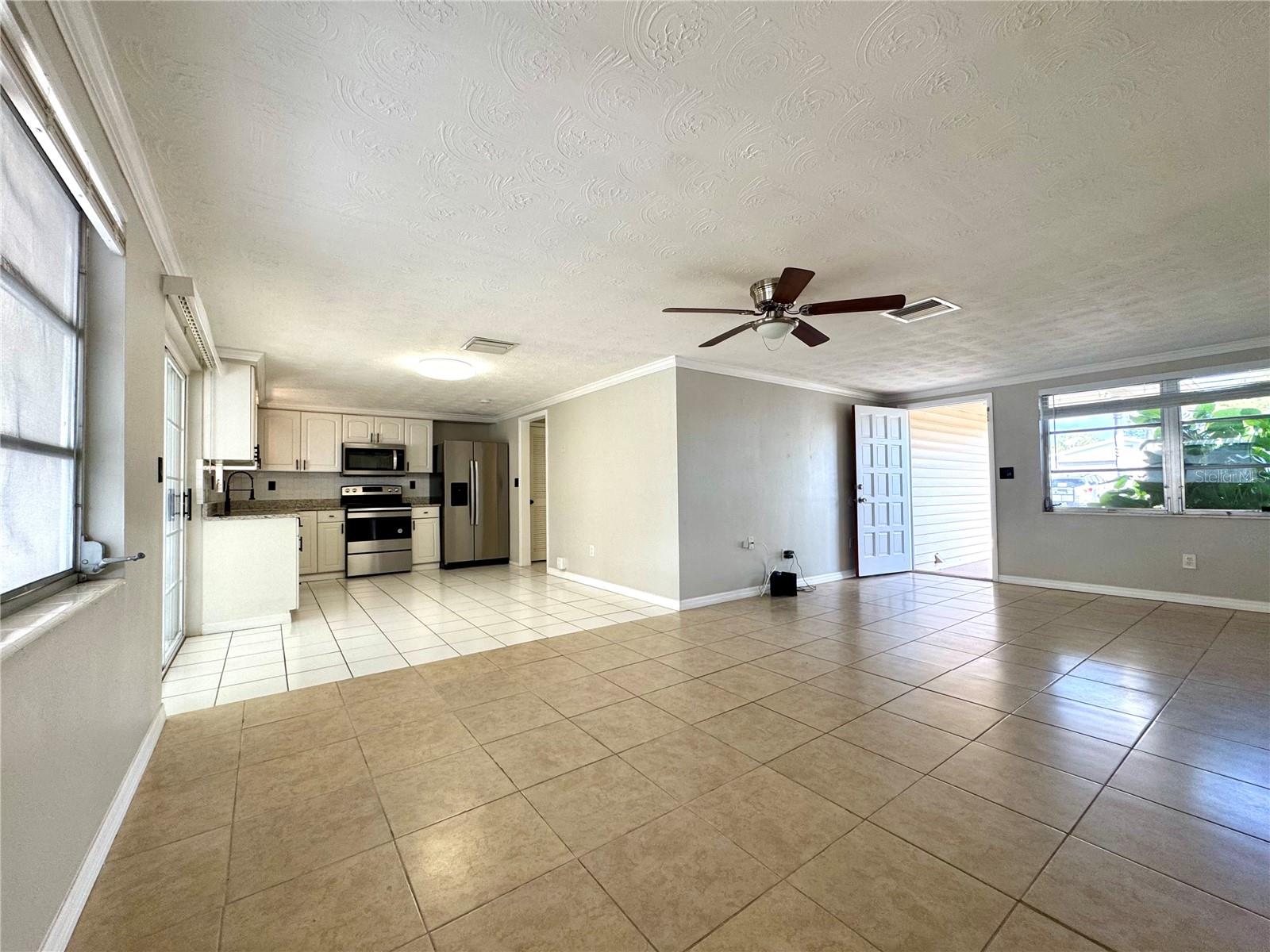 ALOHA GARDENS - Residential Lease