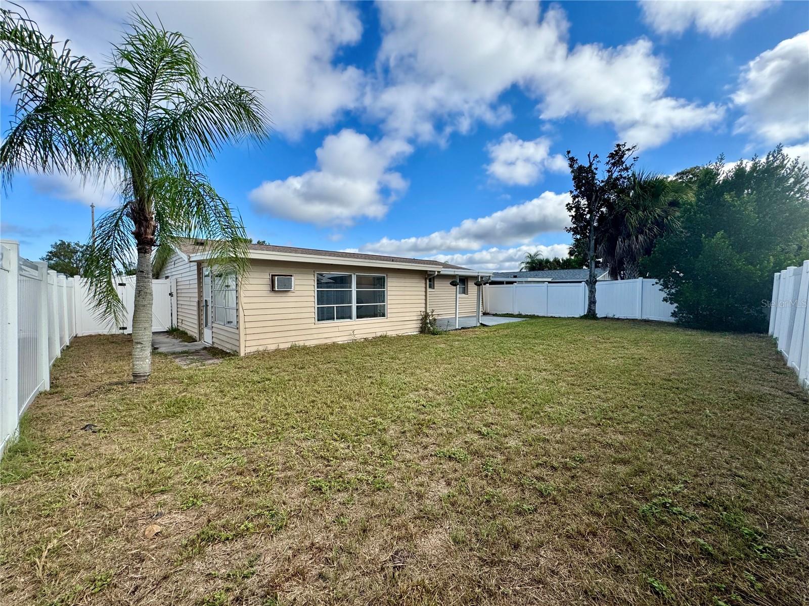 ALOHA GARDENS - Residential Lease