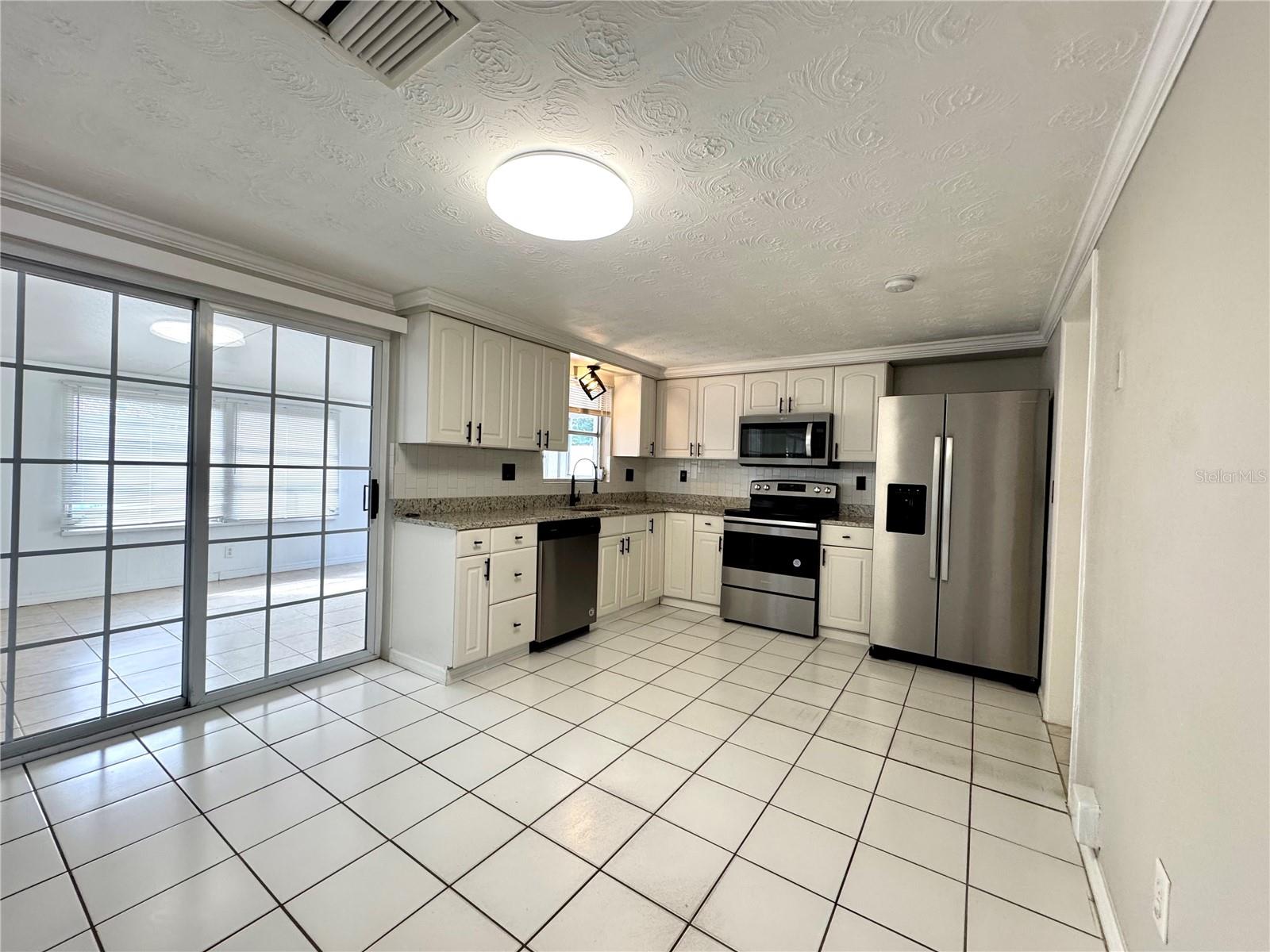 ALOHA GARDENS - Residential Lease