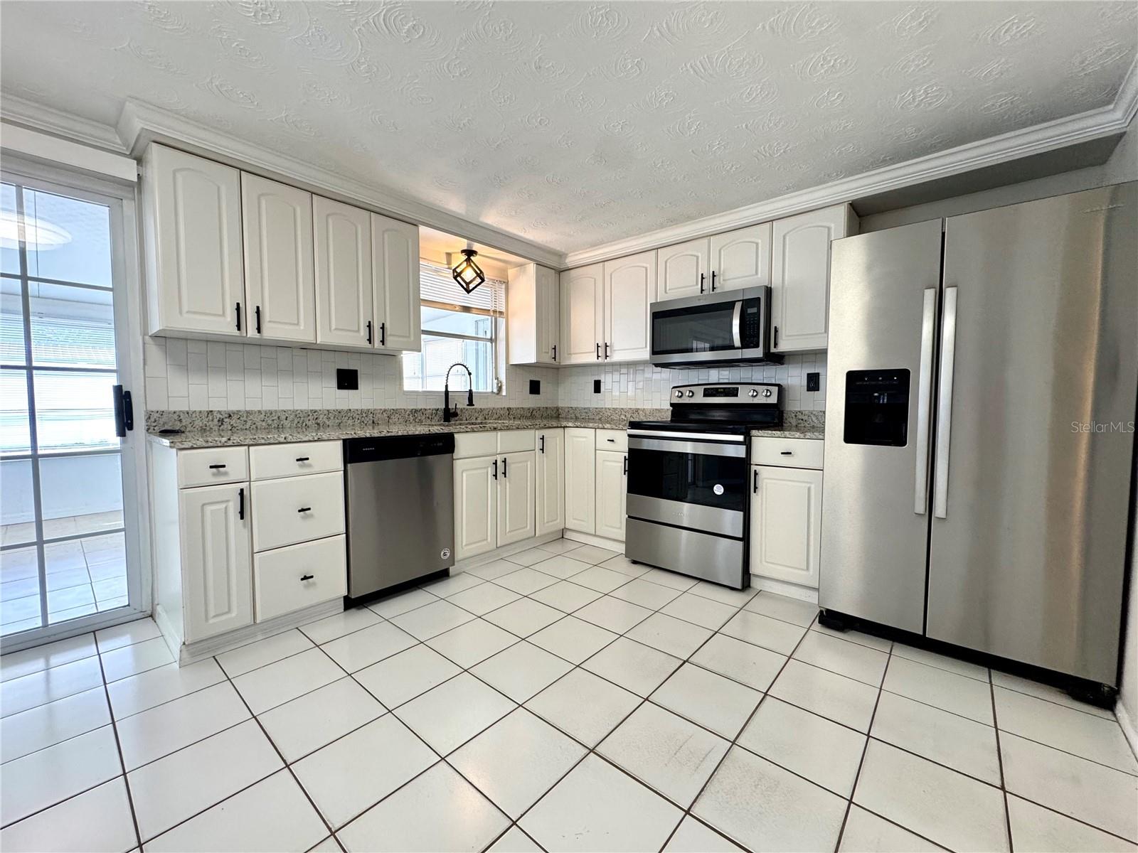 ALOHA GARDENS - Residential Lease