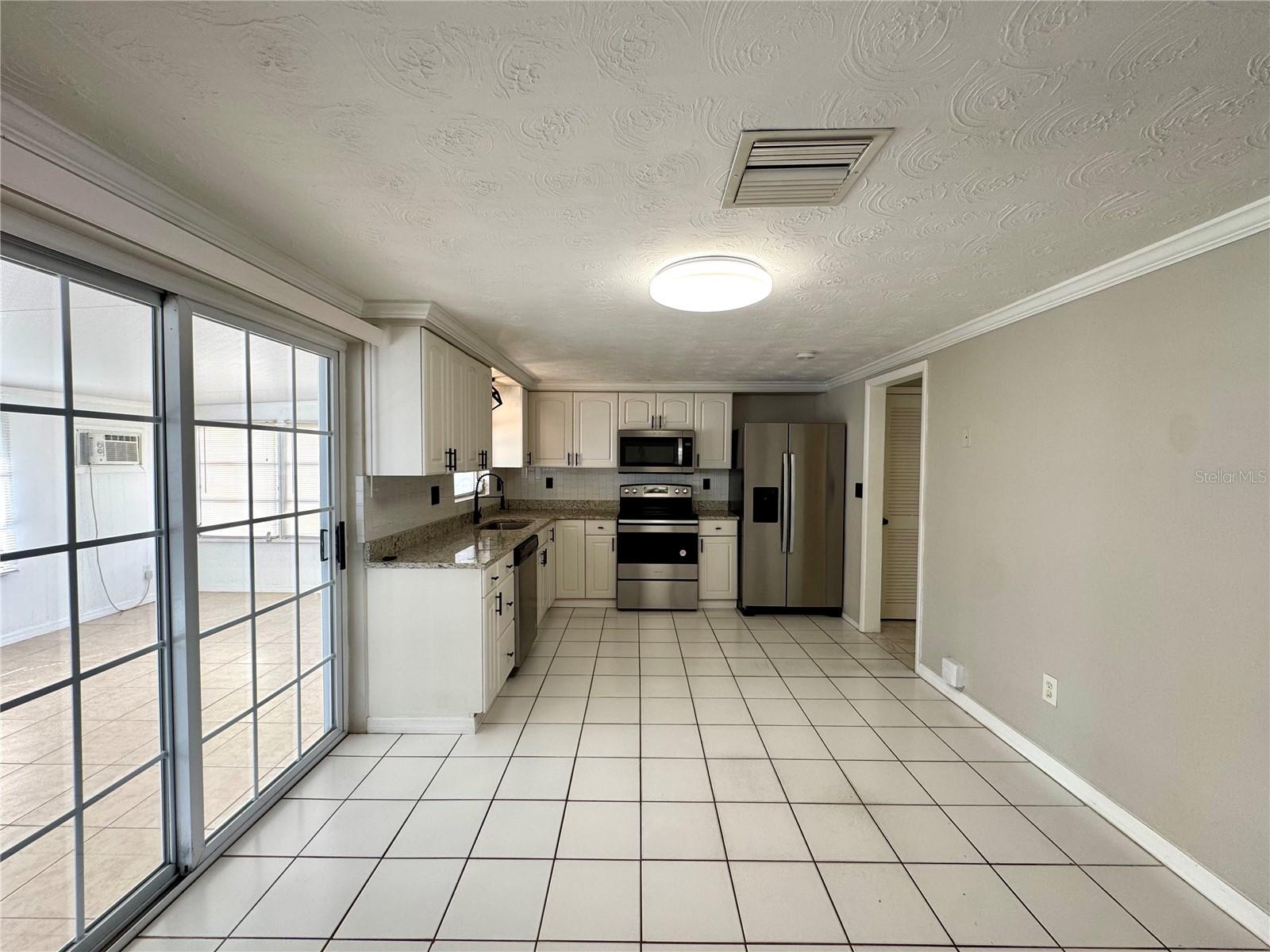 ALOHA GARDENS - Residential Lease