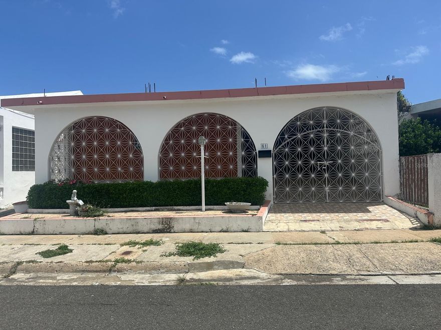 Great Opportunity in Fajardo!! Selling price based on appraisal.

Comfortable, fully fenced three bedroom two bathroom home with a two car garage in a prime location near the best of the east coast. 1 mile away from Marina Pietro beach, 3.4 miles away from Puerto Del Rey Marina, 3.3 miles from Seven Seas Beach, 24 miles away from San Juan airport, and 0.8 miles away from HIMA Hospital.

Ideal as a primary residence, vacation home, or short/long term rental investment. Safe, convenient, and move-in ready!