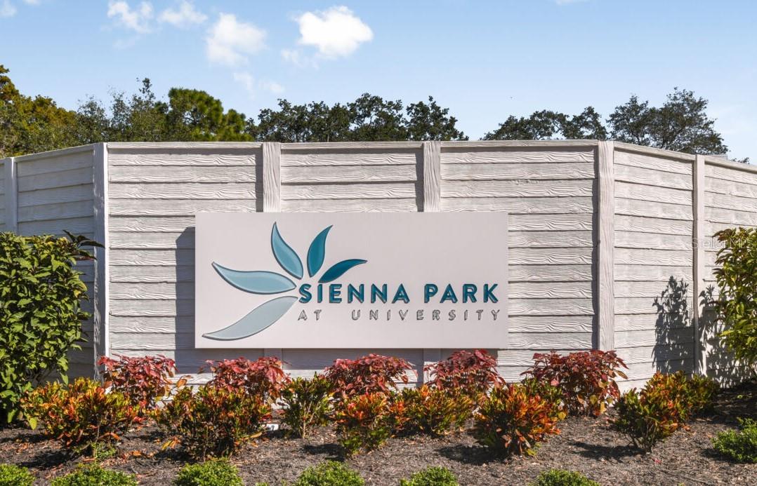 SIENNA PARK TWNHMS/UNIVERSITY - Residential Lease