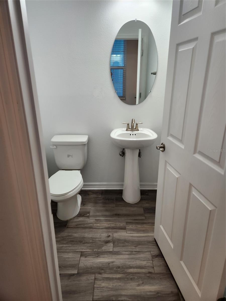 SIENNA PARK TWNHMS/UNIVERSITY - Residential Lease