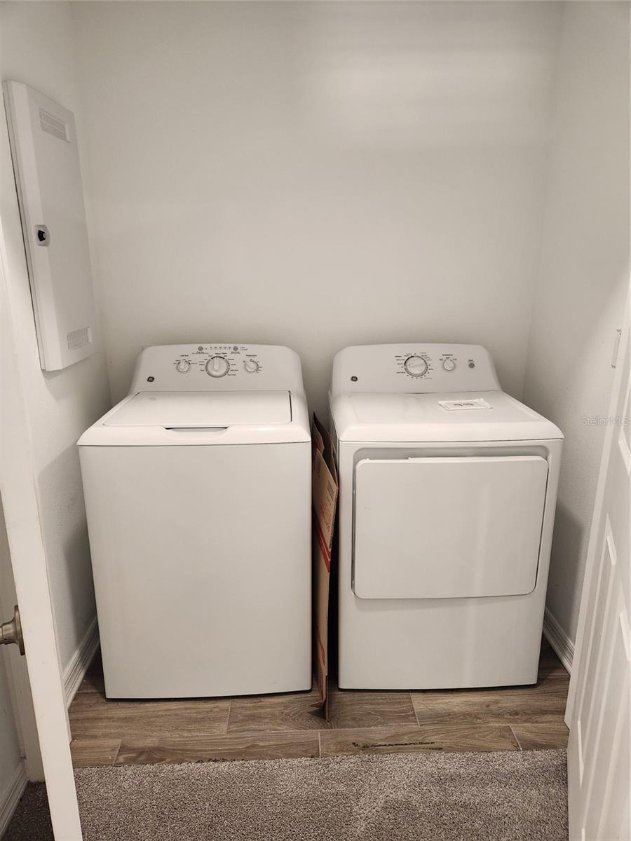 SIENNA PARK TWNHMS/UNIVERSITY - Residential Lease