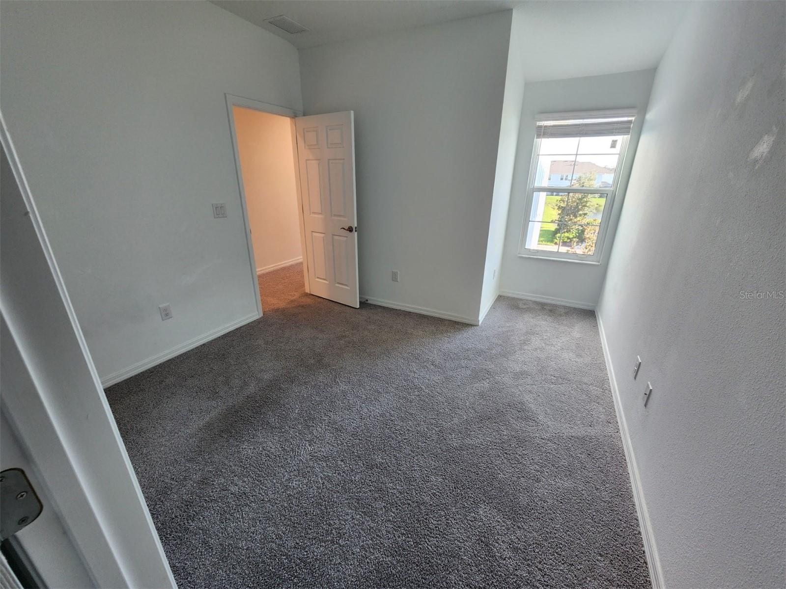 SIENNA PARK TWNHMS/UNIVERSITY - Residential Lease