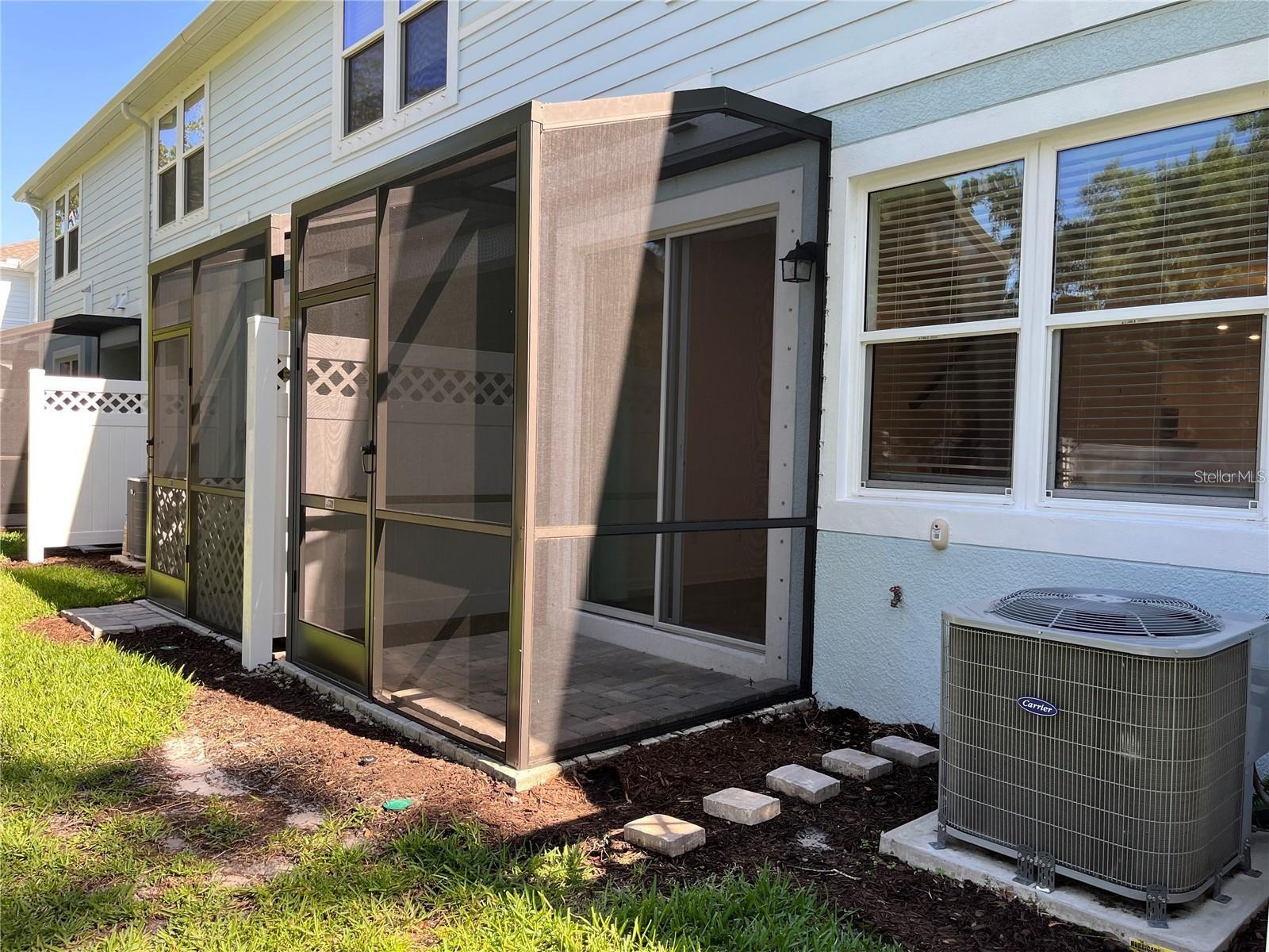 SIENNA PARK TWNHMS/UNIVERSITY - Residential Lease