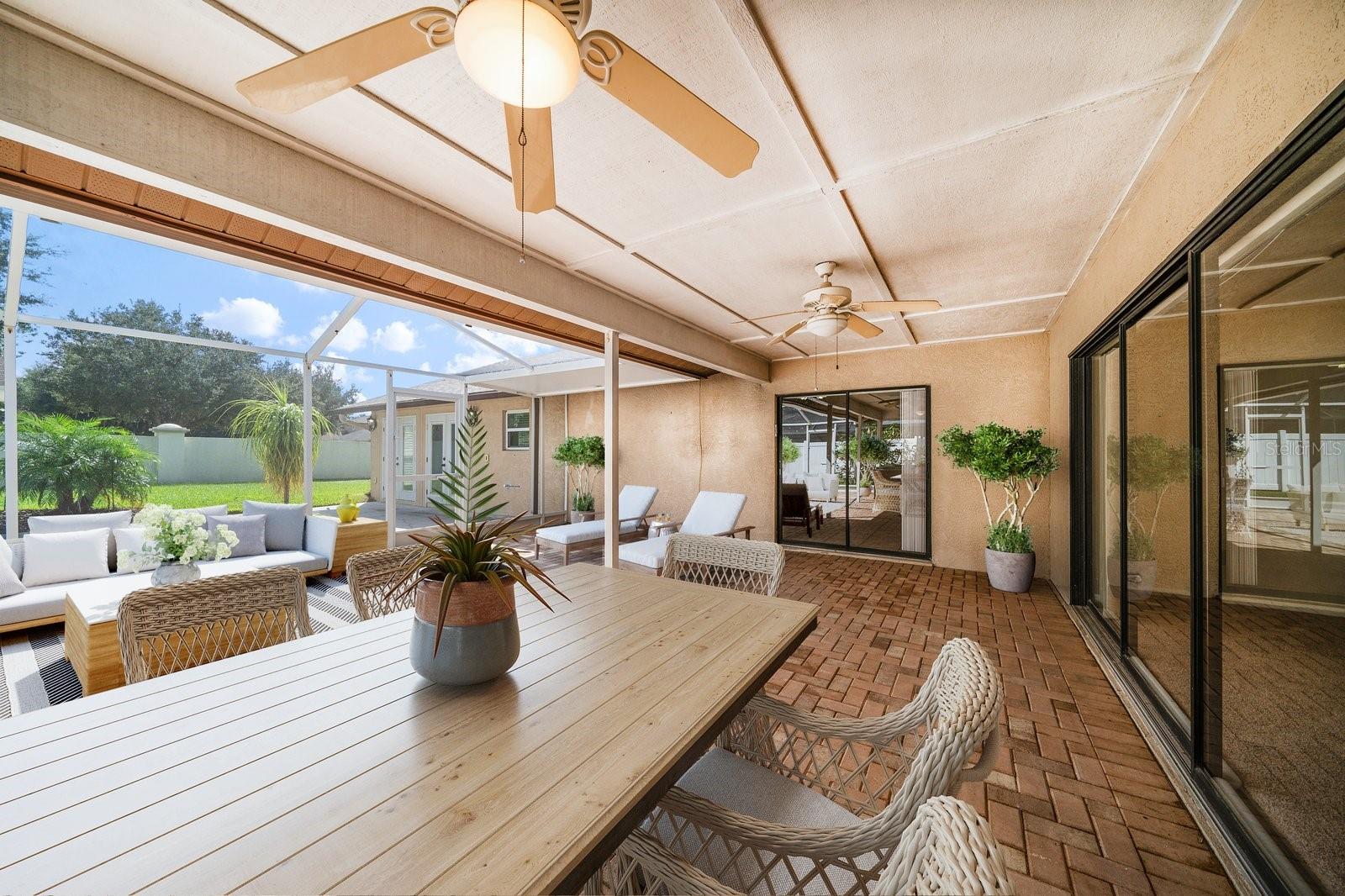 VALRICO OAKS - Residential