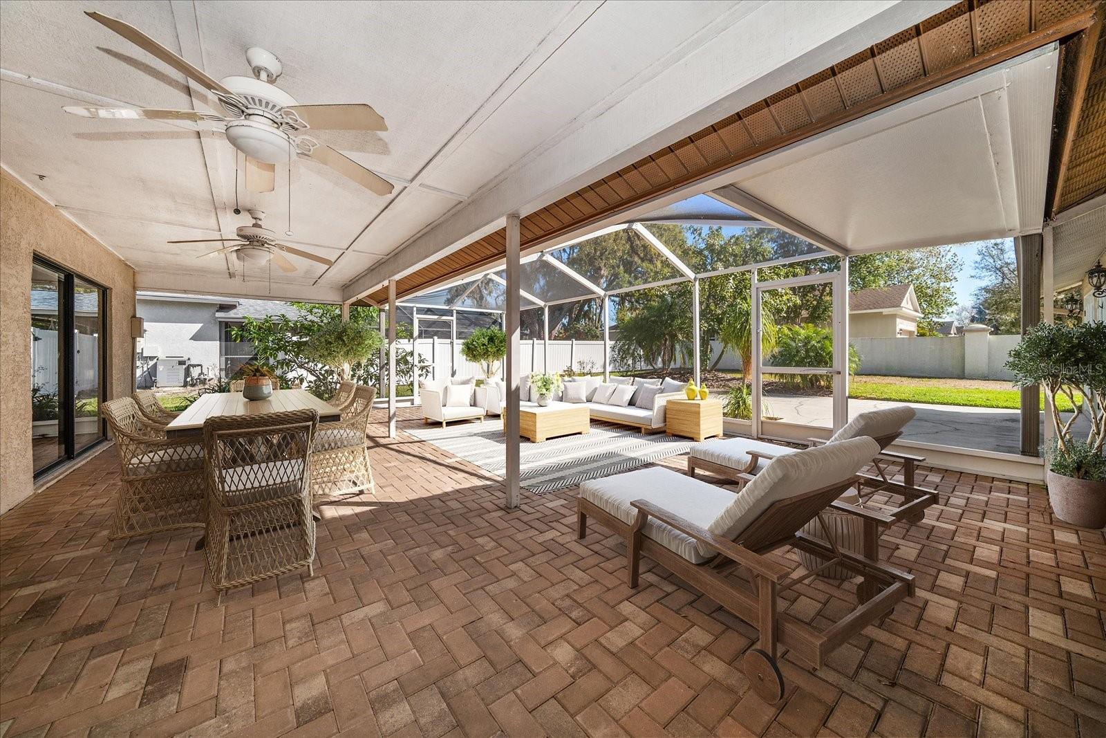 VALRICO OAKS - Residential