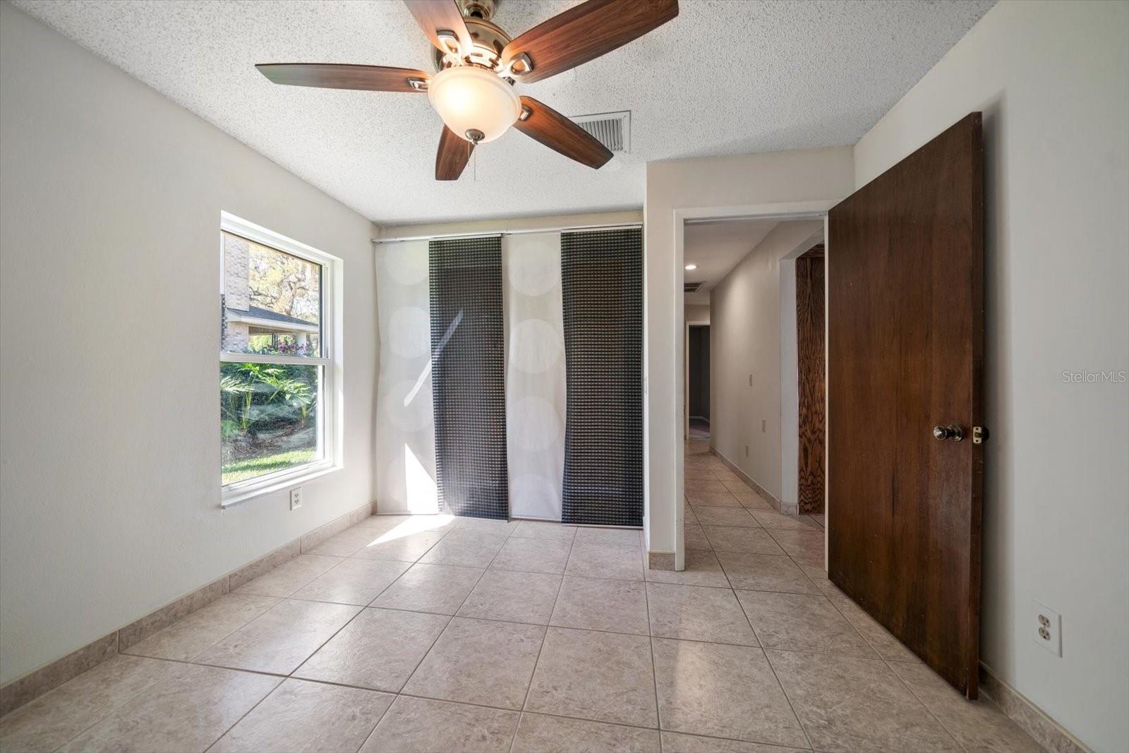 VALRICO OAKS - Residential