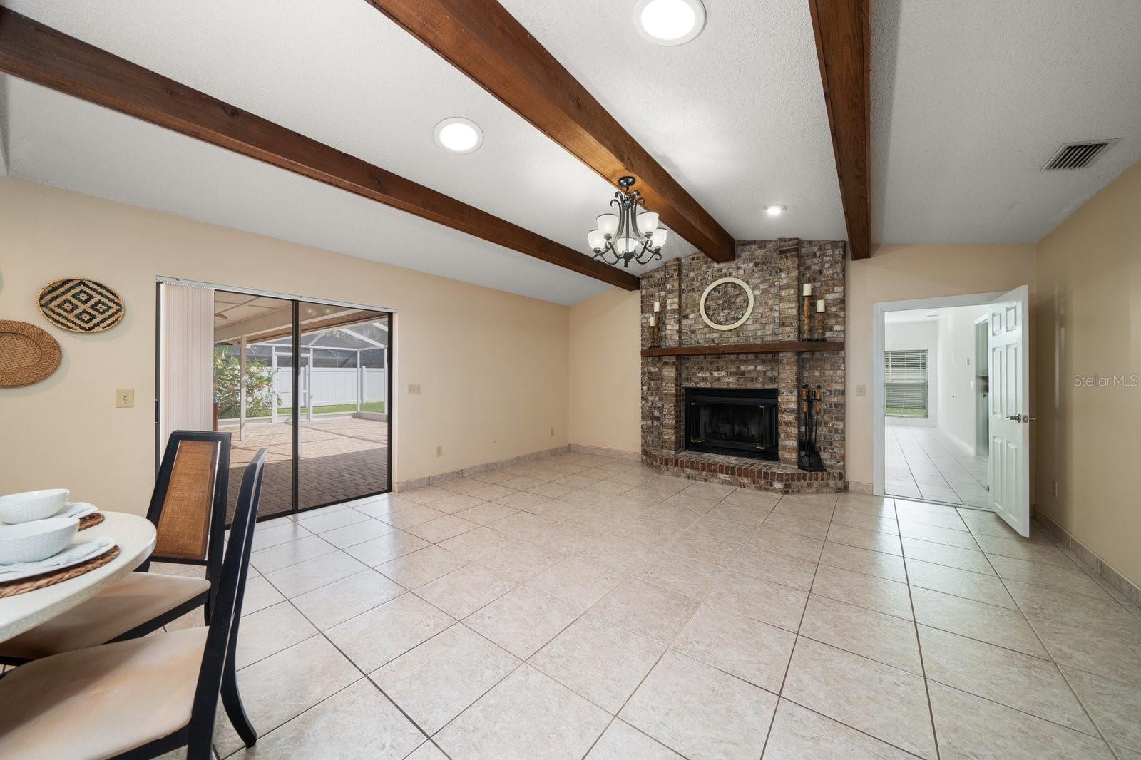 VALRICO OAKS - Residential