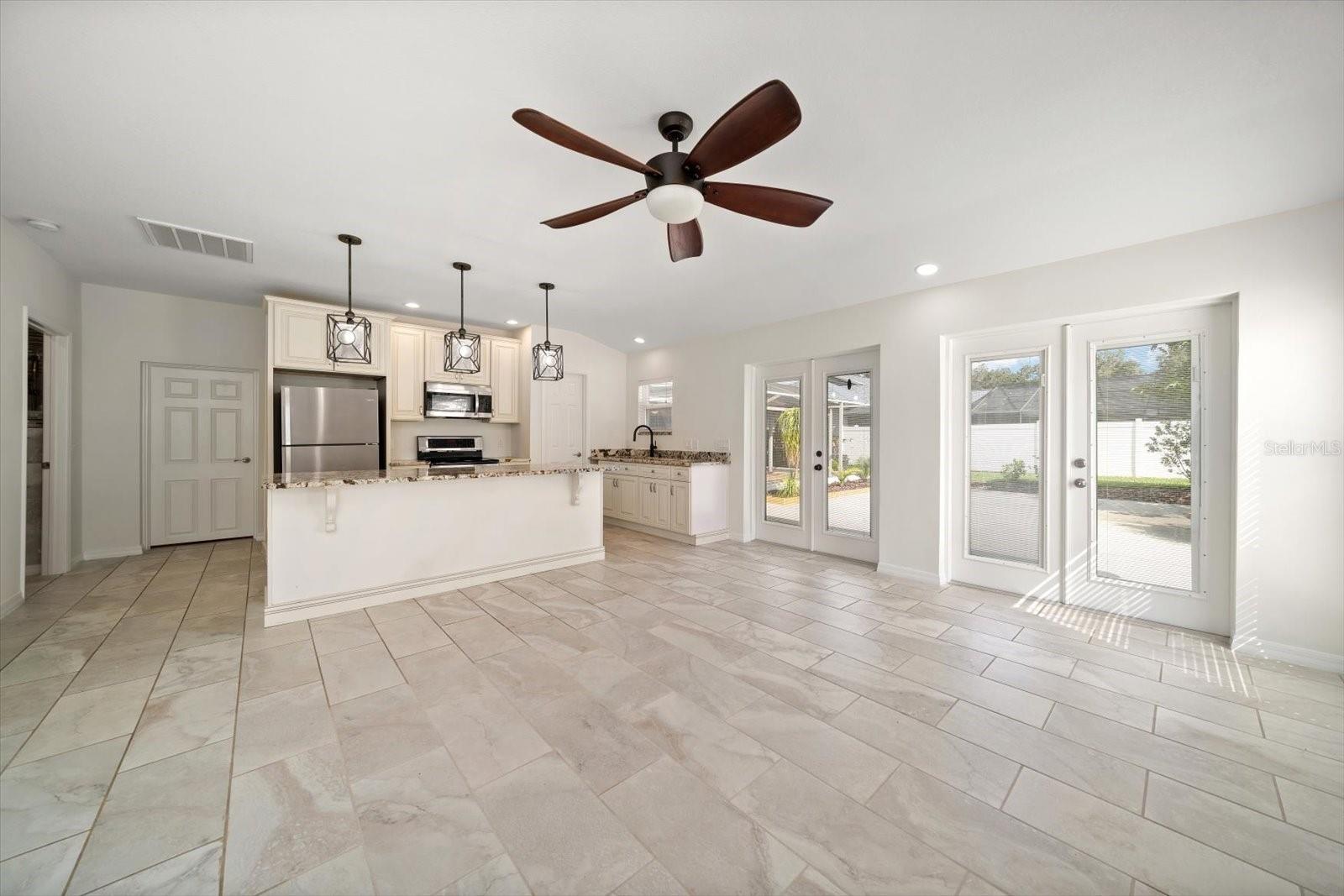 VALRICO OAKS - Residential