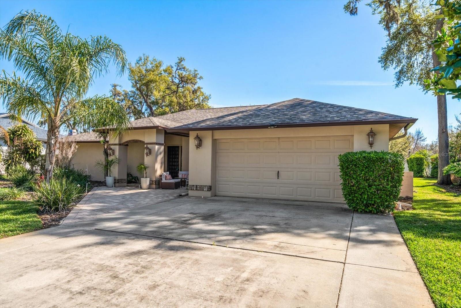 VALRICO OAKS - Residential