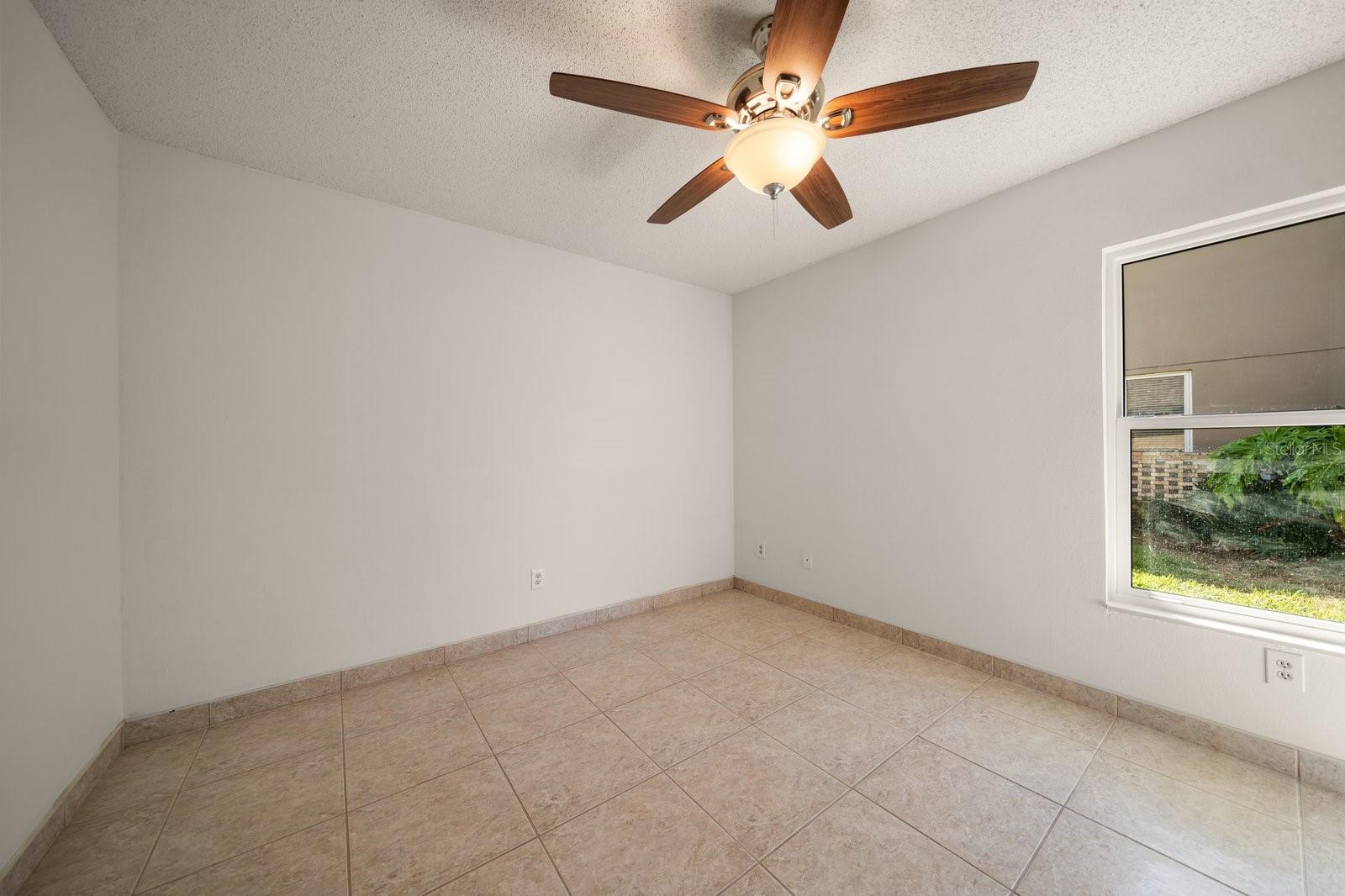 VALRICO OAKS - Residential