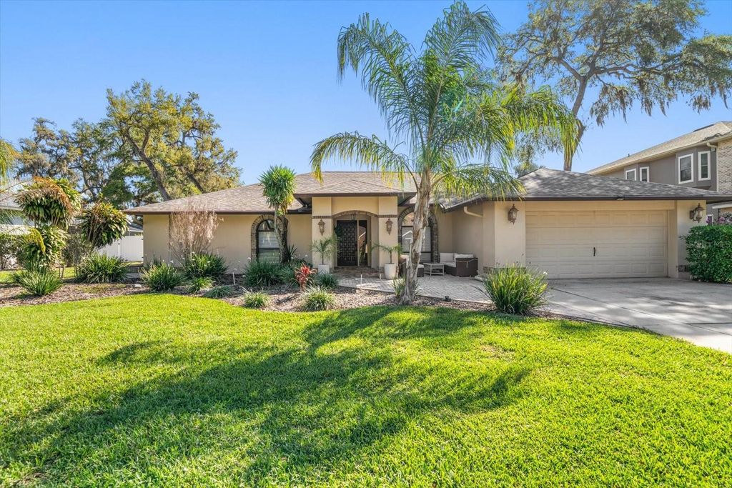 Photo of 1105 Deer Run Place, Valrico, FL 33594 (MLS # TB8439295)
