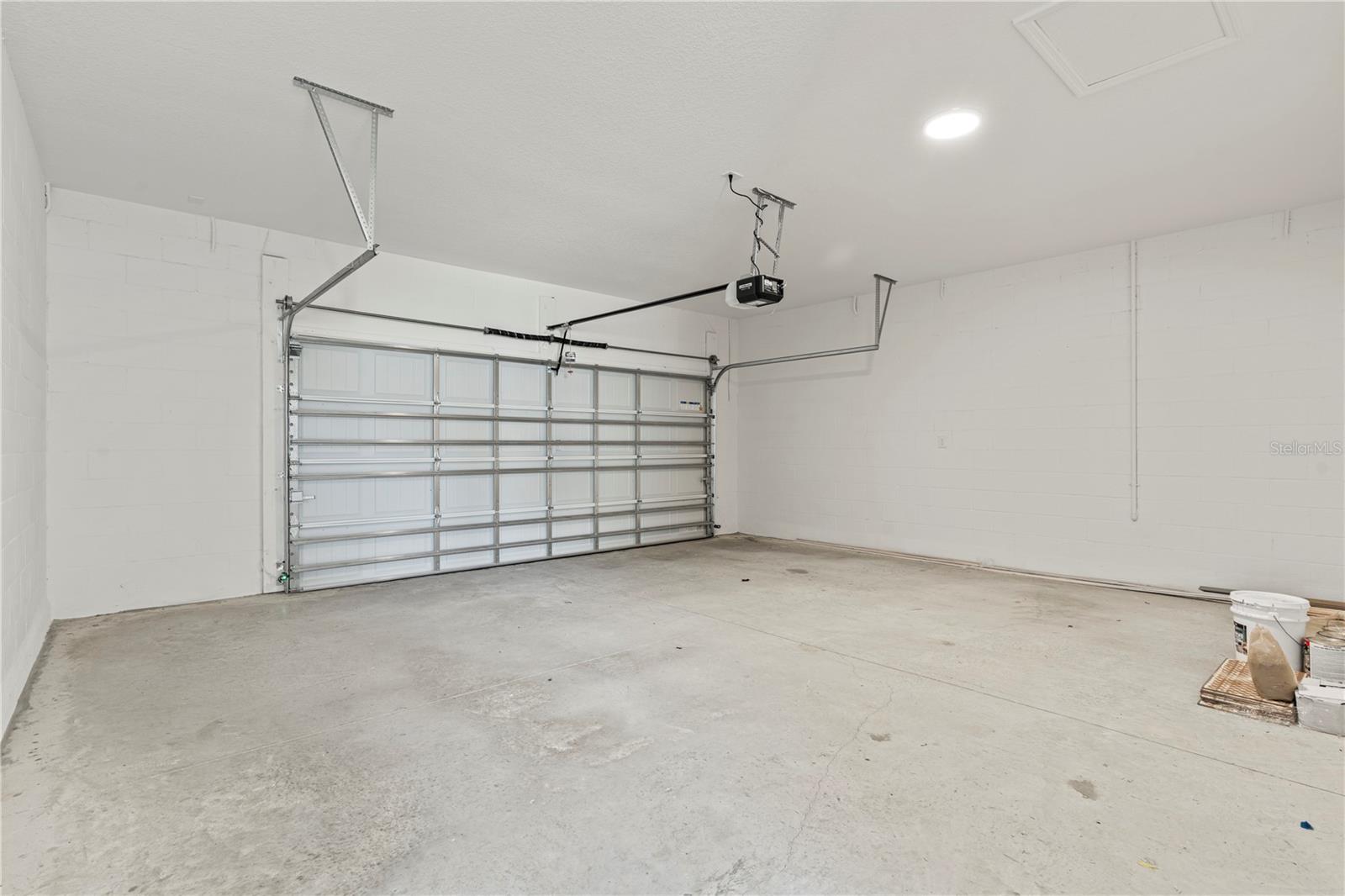 ENCORE AT OVATION - Residential Lease