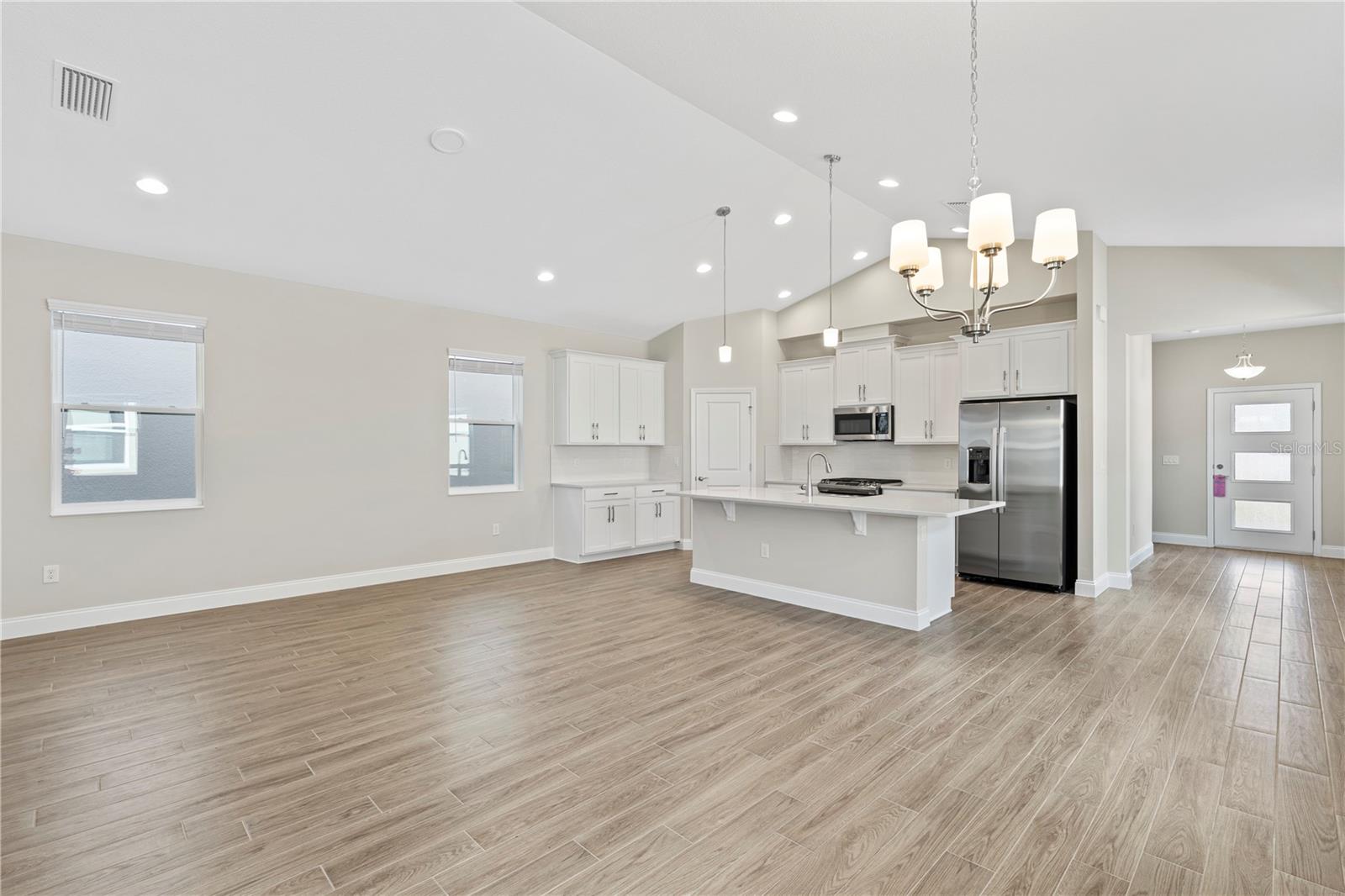 ENCORE AT OVATION - Residential Lease