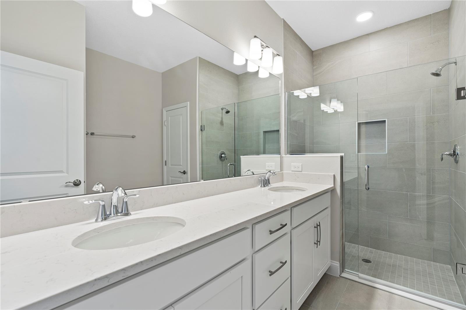 ENCORE AT OVATION - Residential Lease