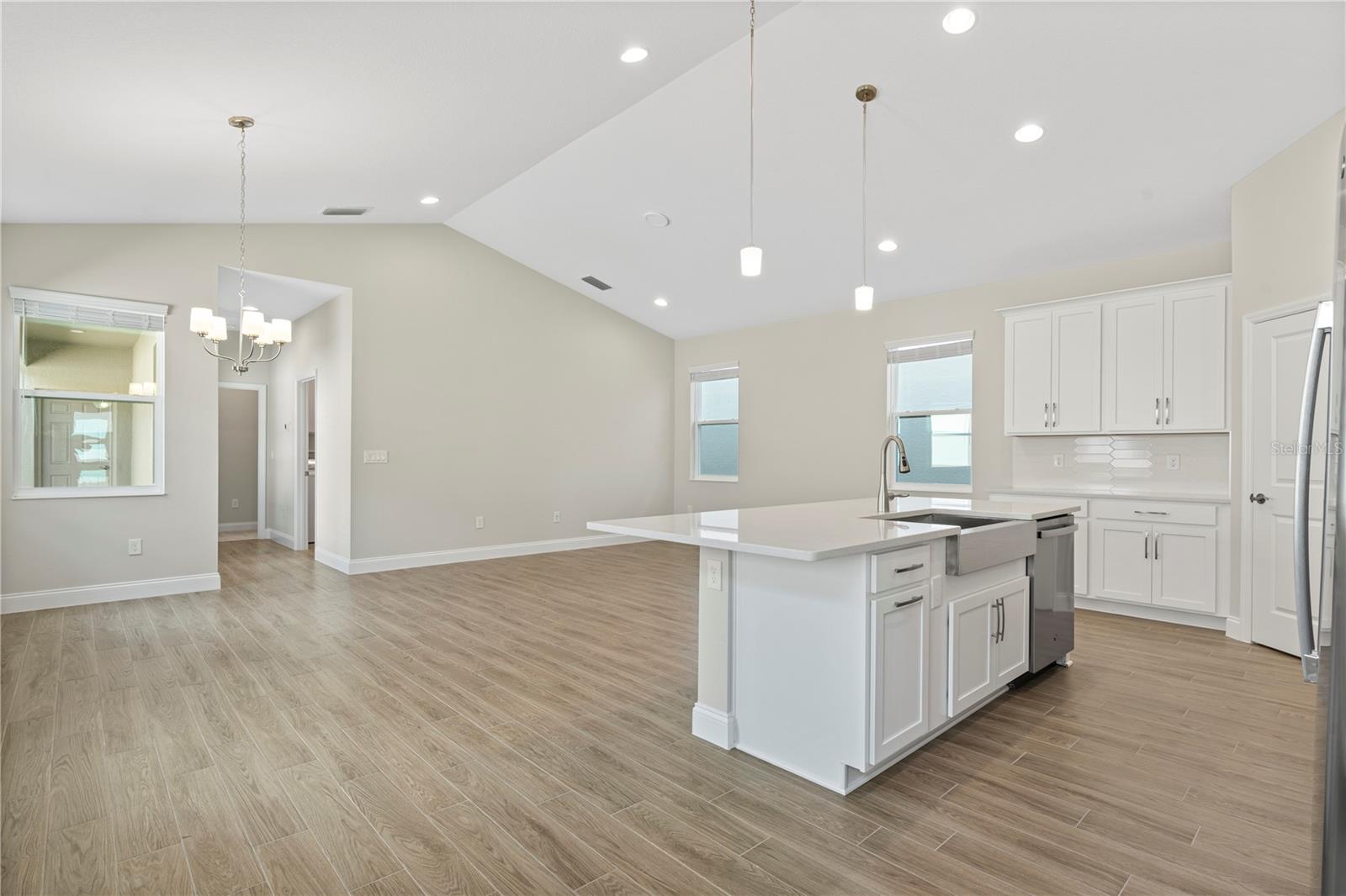 ENCORE AT OVATION - Residential Lease