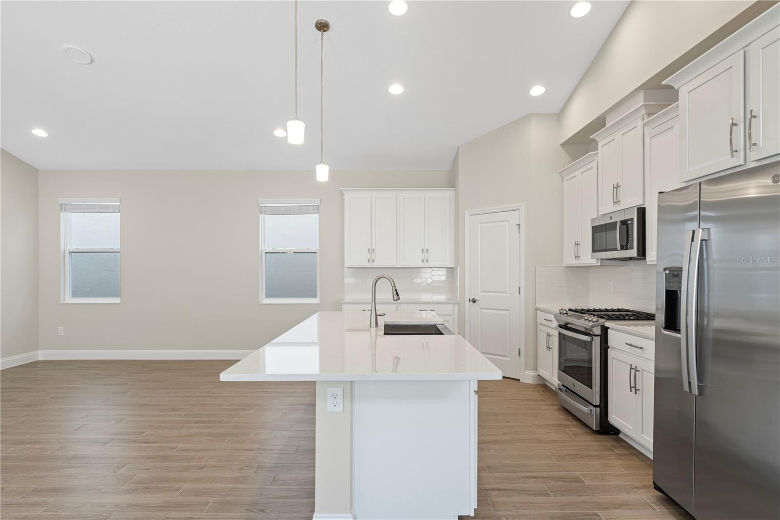 ENCORE AT OVATION - Residential Lease