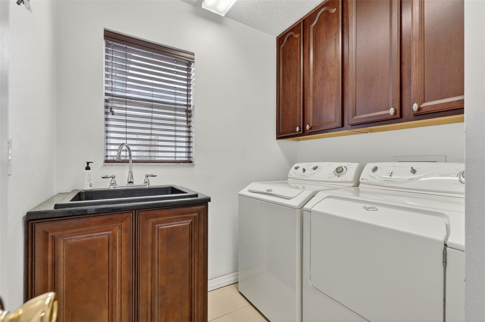 CYPRESS LAKES - Residential