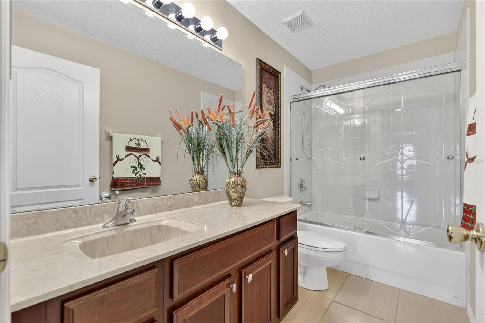 CYPRESS LAKES - Residential