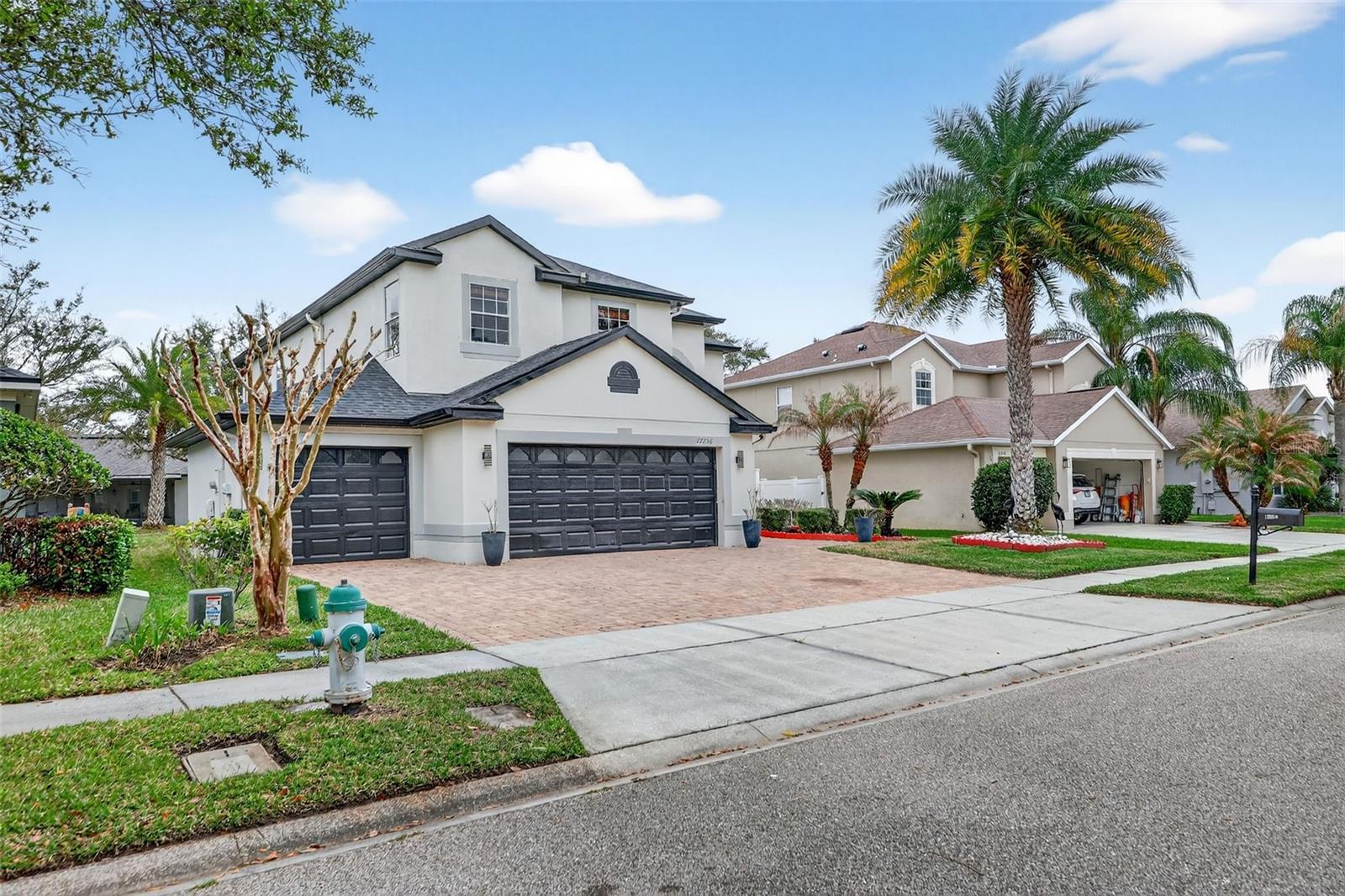 CYPRESS LAKES - Residential