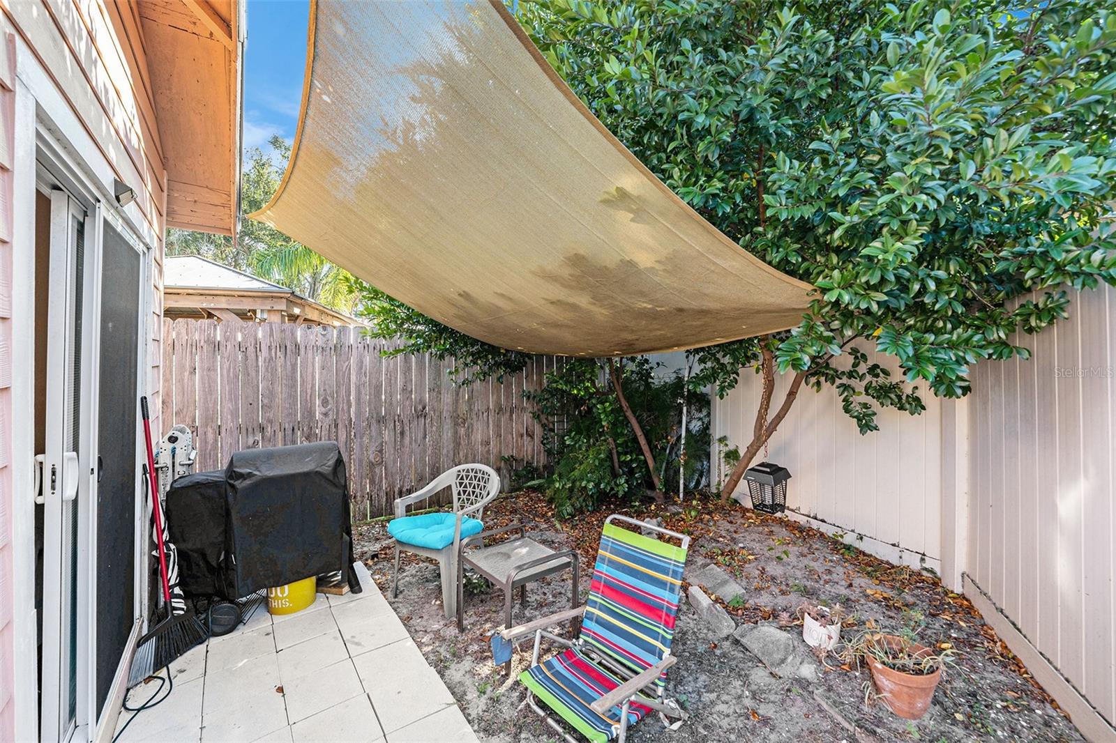 SHADOW LAWN - Residential