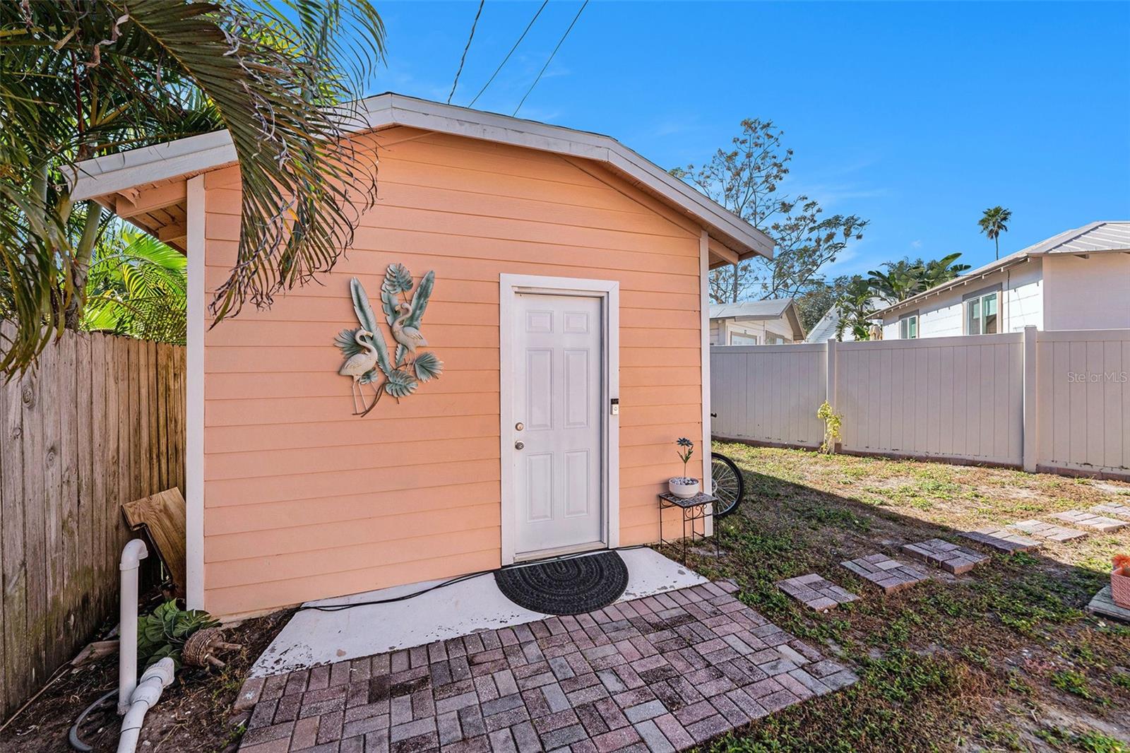 SHADOW LAWN - Residential