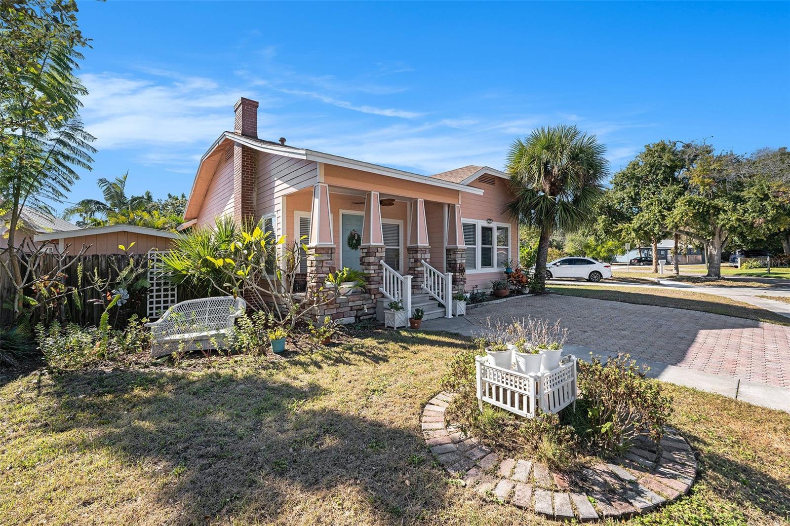 SHADOW LAWN - Residential