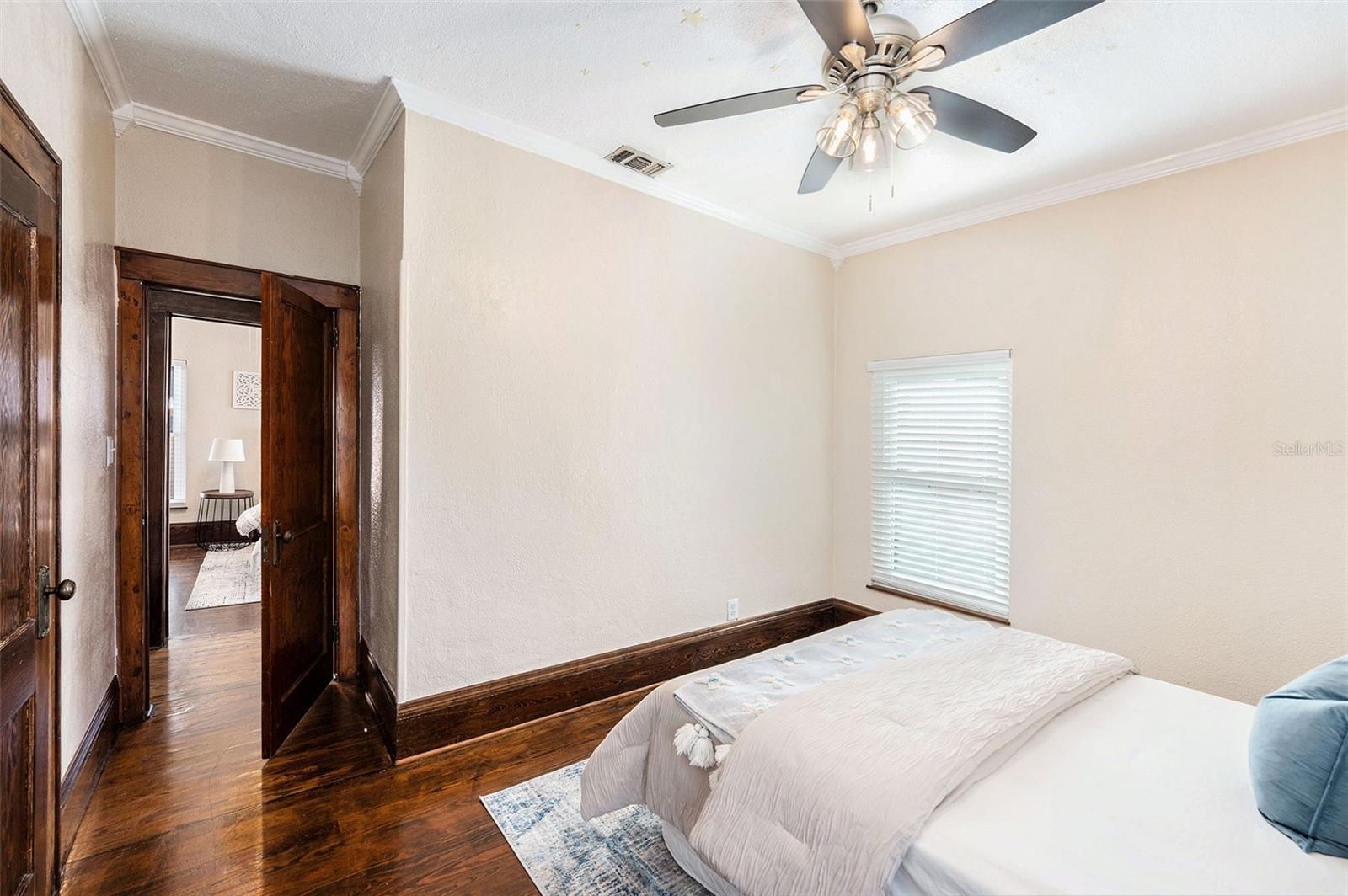 SHADOW LAWN - Residential