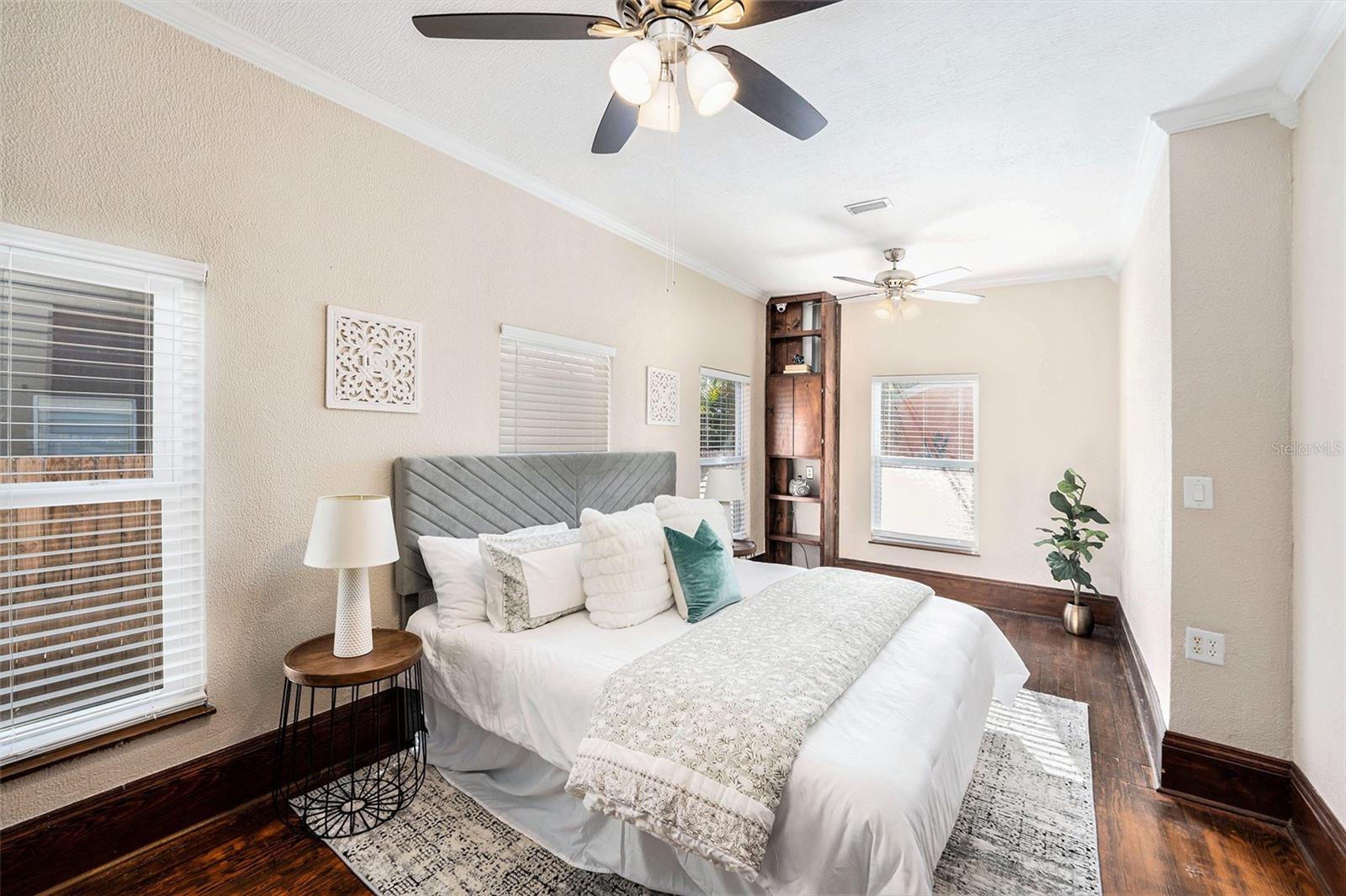 SHADOW LAWN - Residential