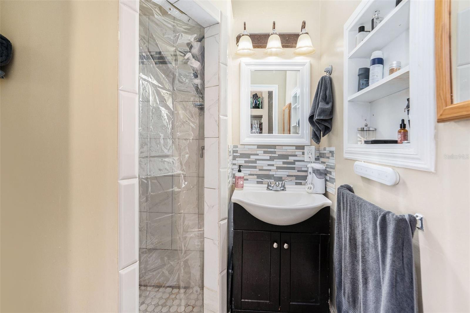 SHADOW LAWN - Residential