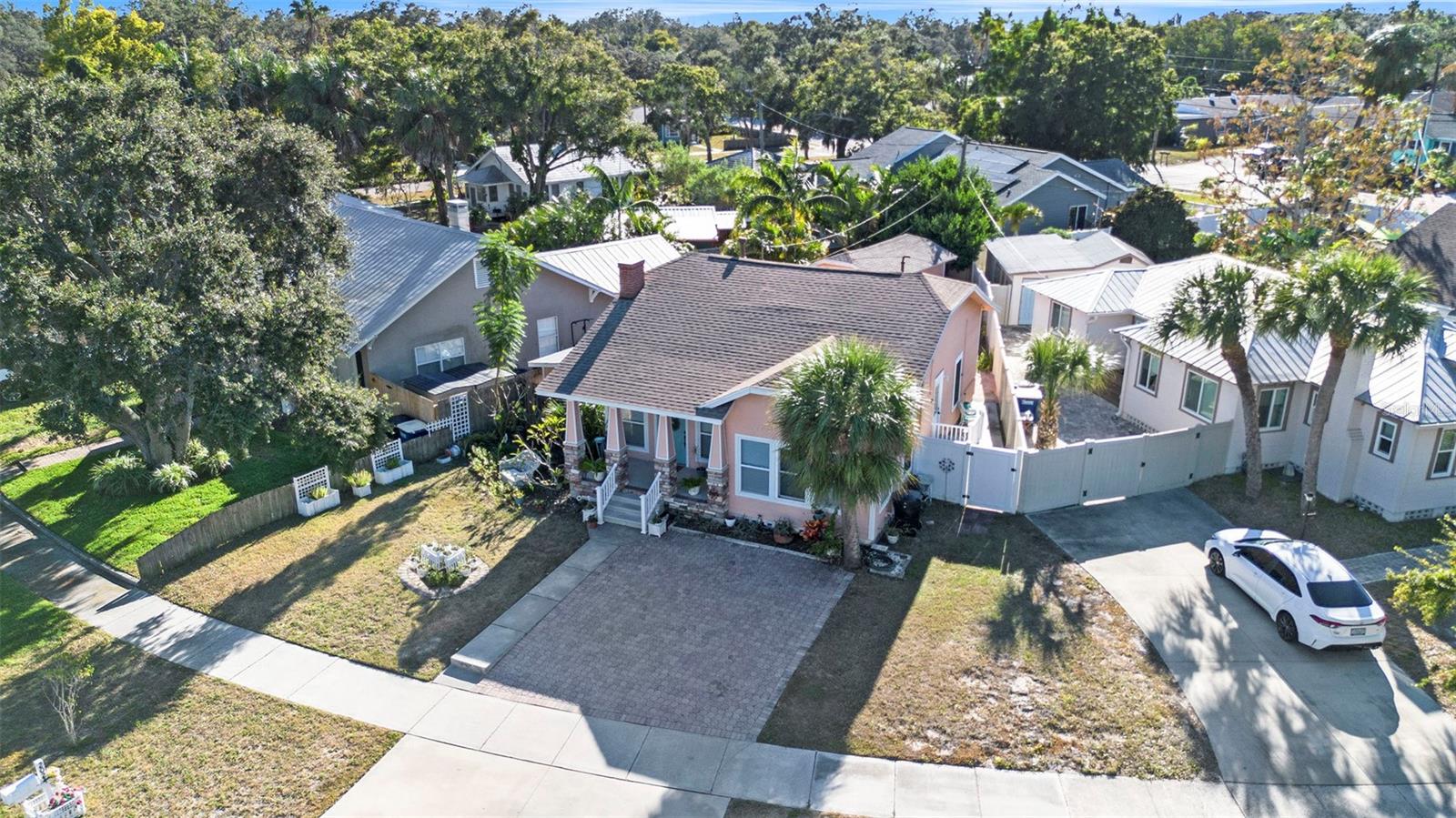 SHADOW LAWN - Residential