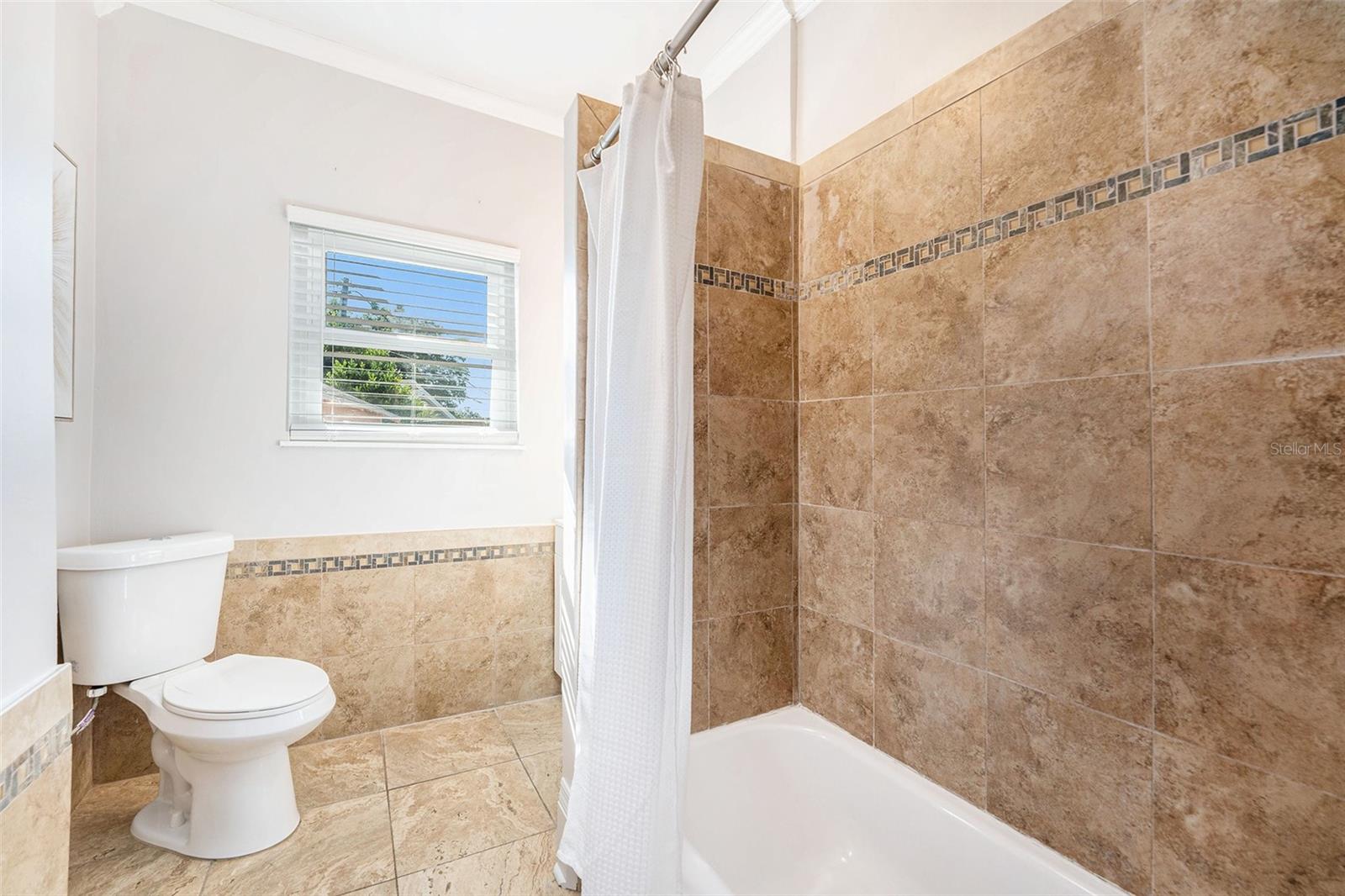 SHADOW LAWN - Residential