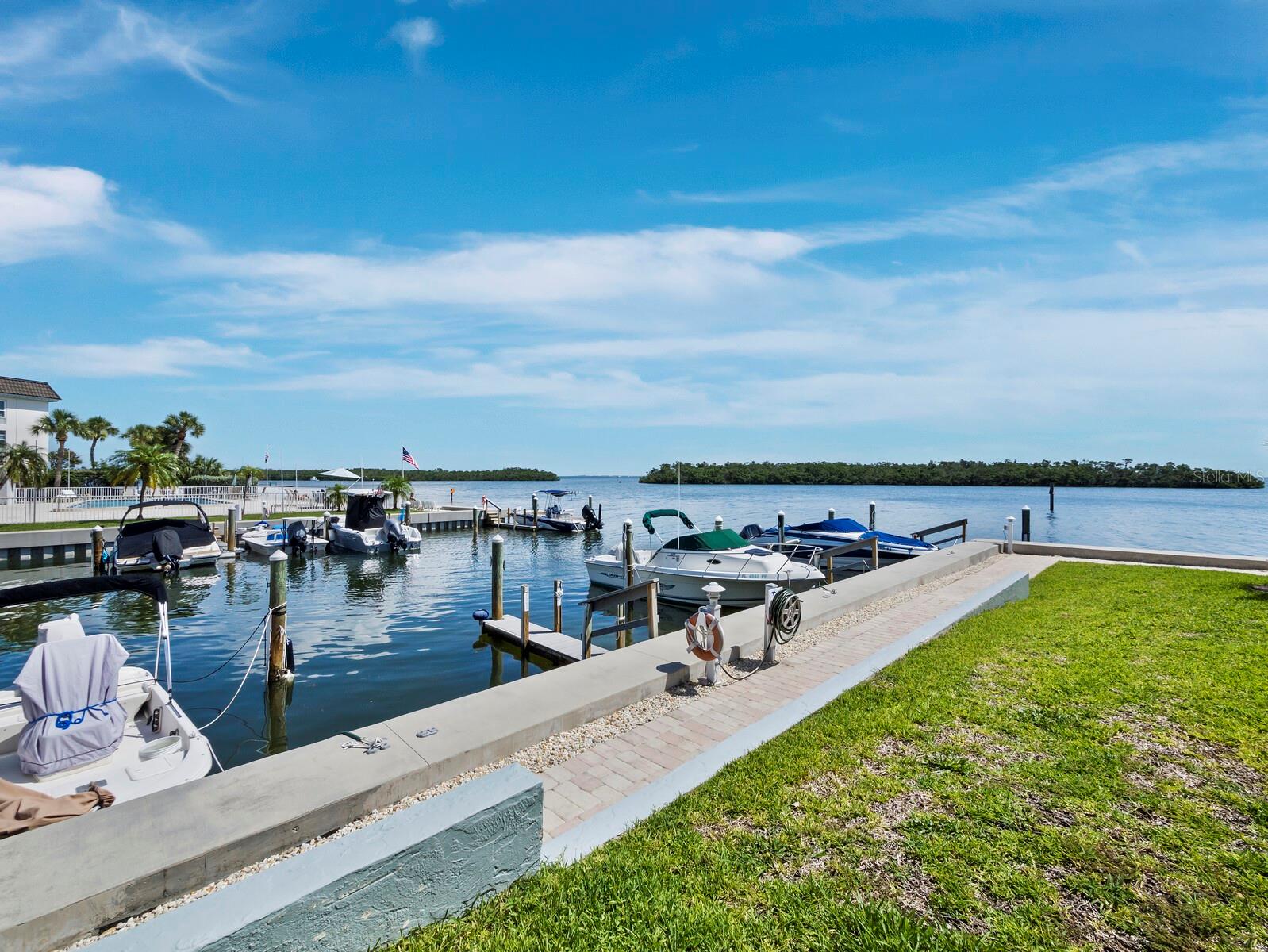 SUTTON PLACE - Residential