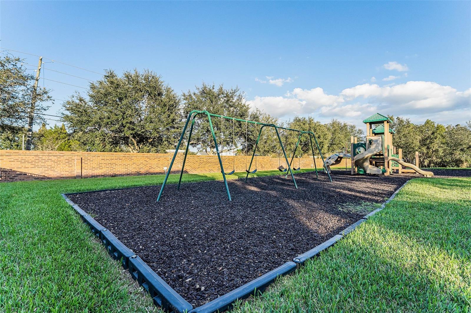 NEWBURY PARK - Residential