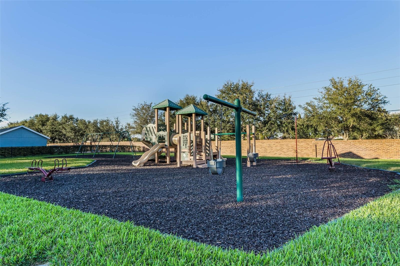 NEWBURY PARK - Residential