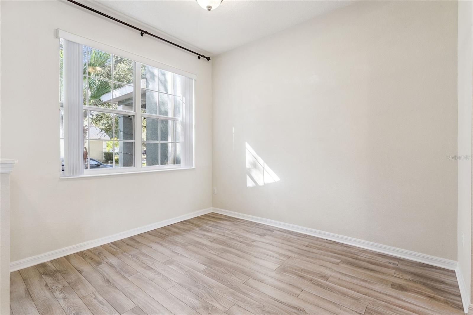 NEWBURY PARK - Residential