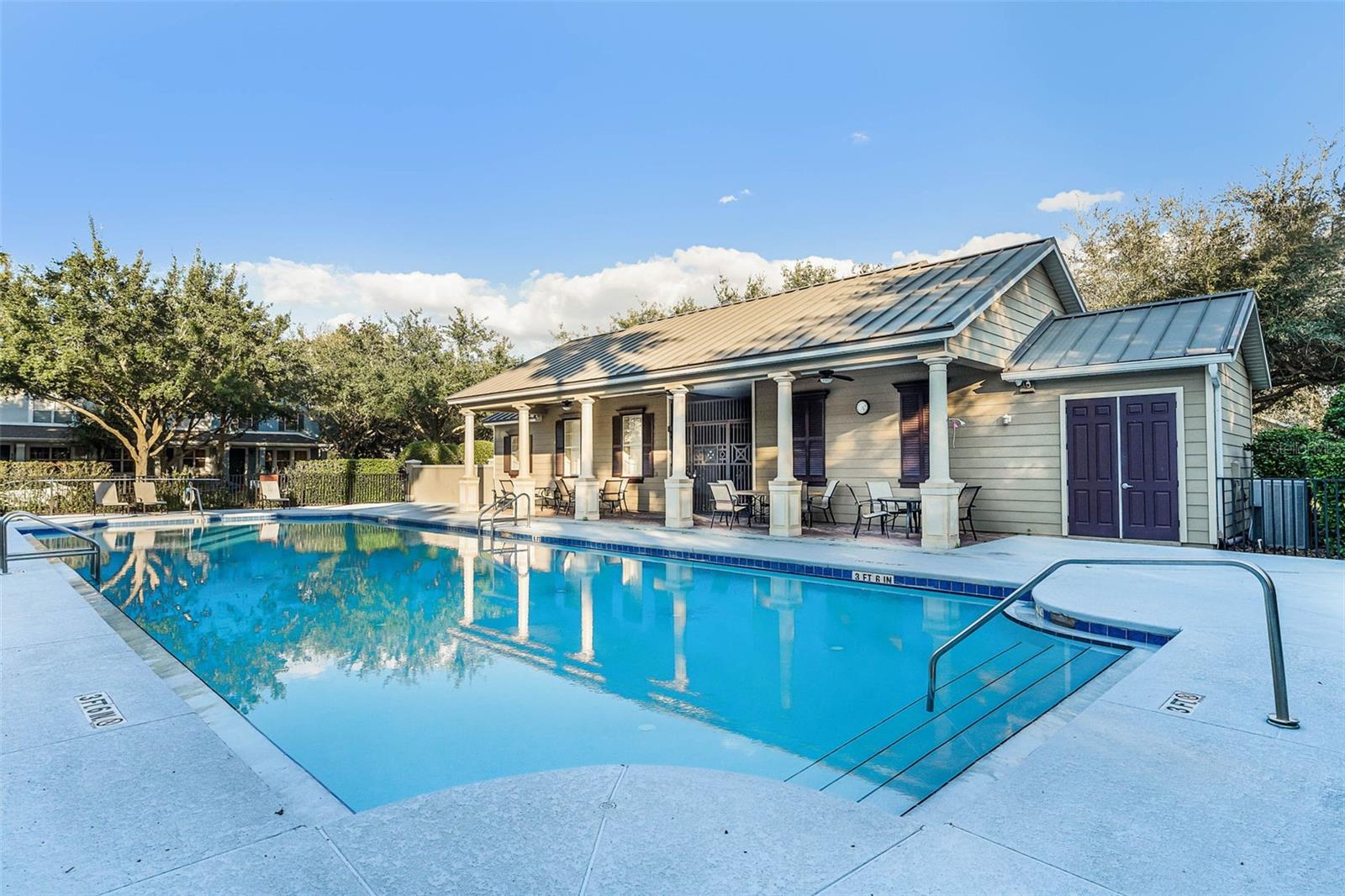 NEWBURY PARK - Residential