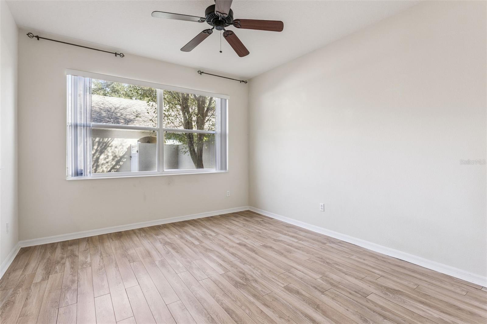 NEWBURY PARK - Residential