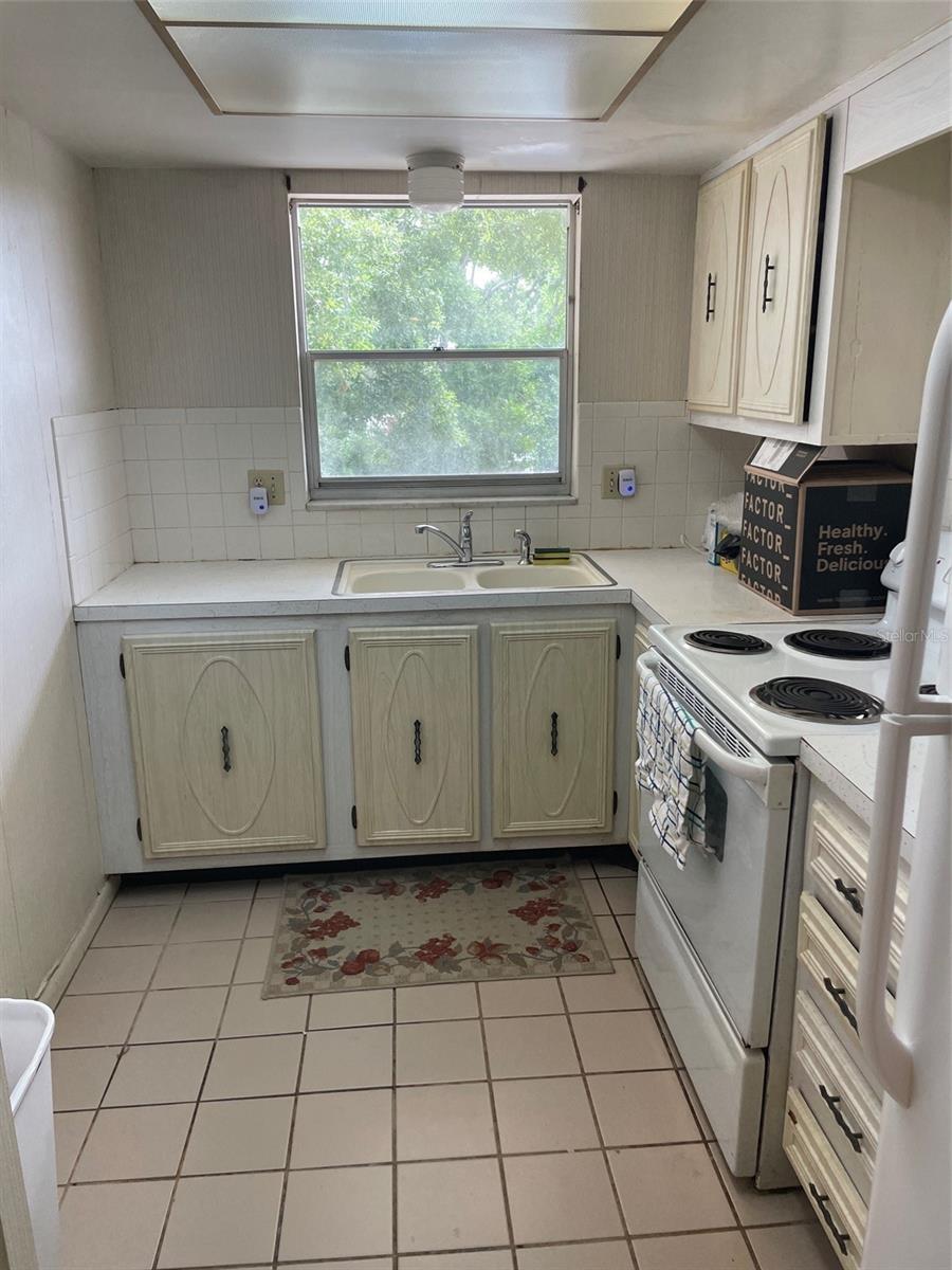 PARKWOOD CONDO - Residential