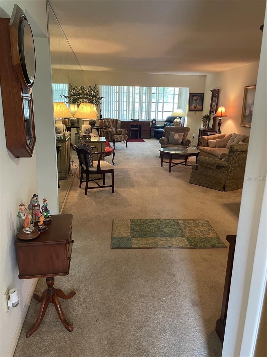 PARKWOOD CONDO - Residential